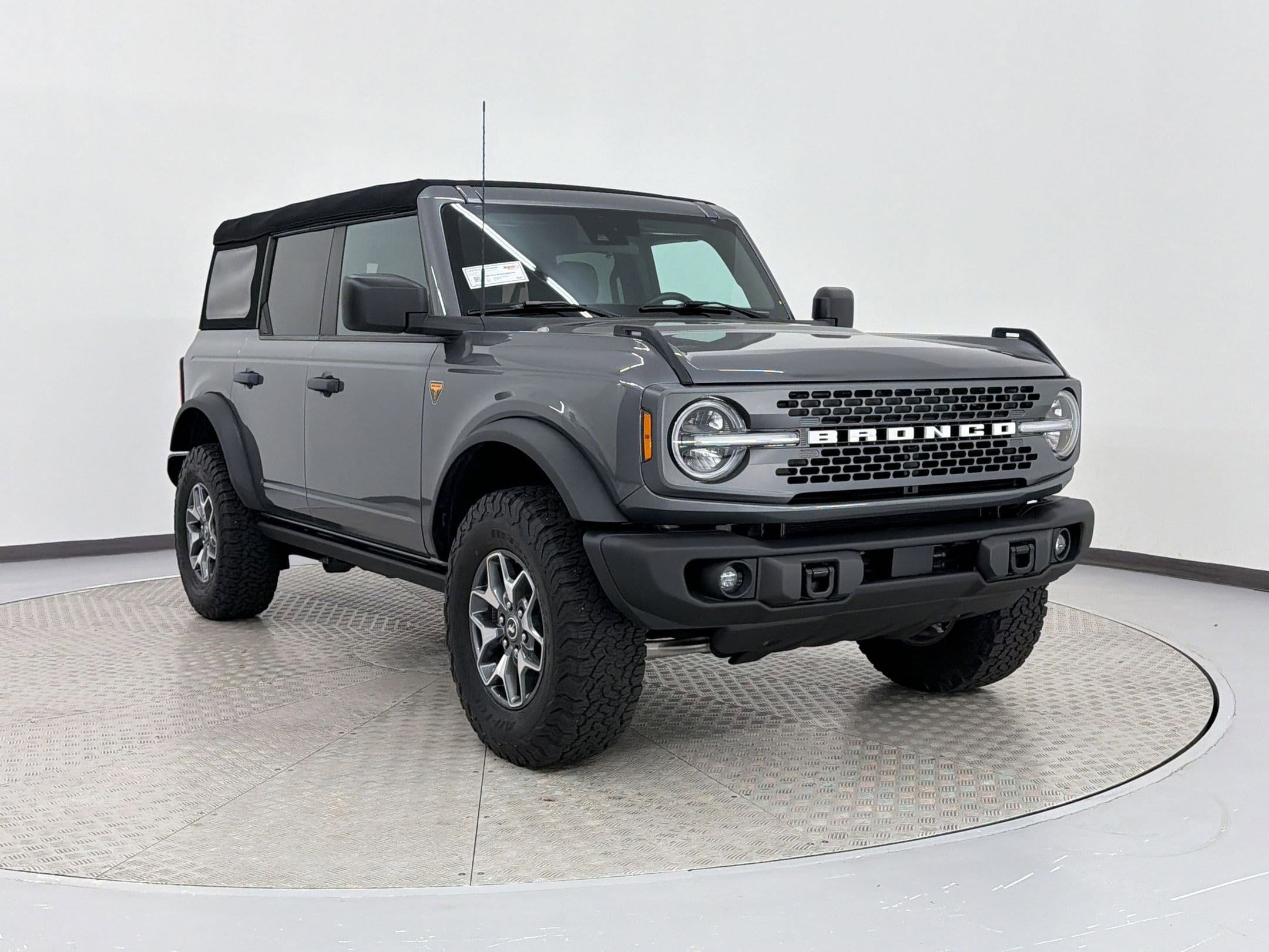 2023 Ford Bronco photo 6