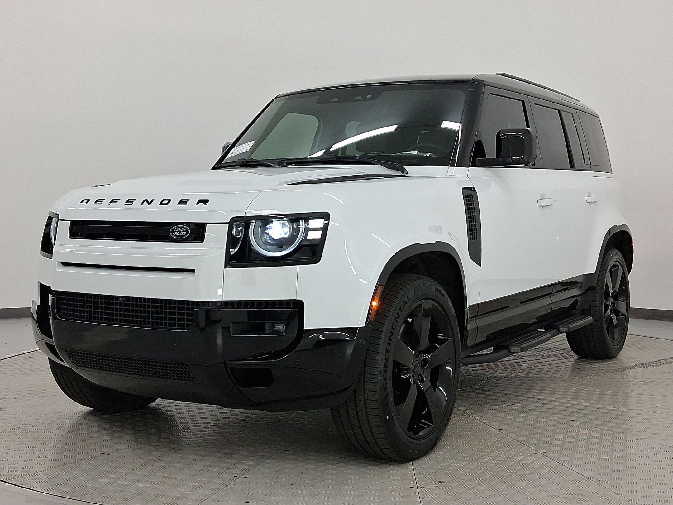 2026 Land Rover Defender X-Dynamic SE's photo