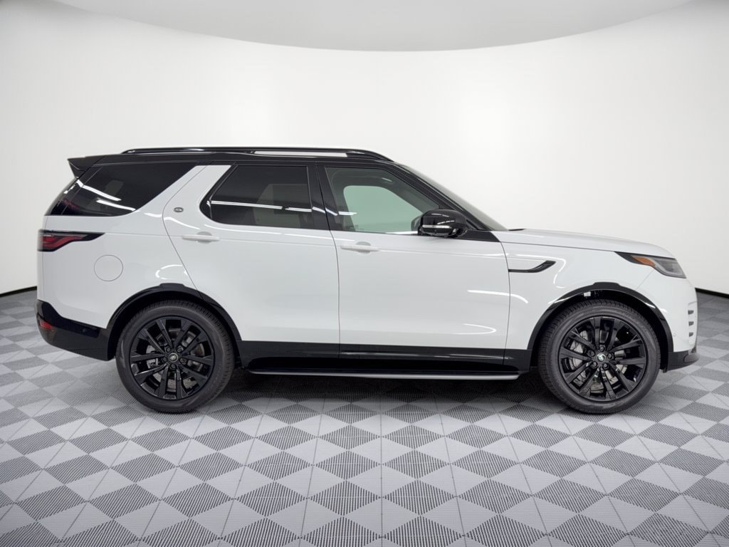 2026 Land Rover Discovery Dynamic SE SUV