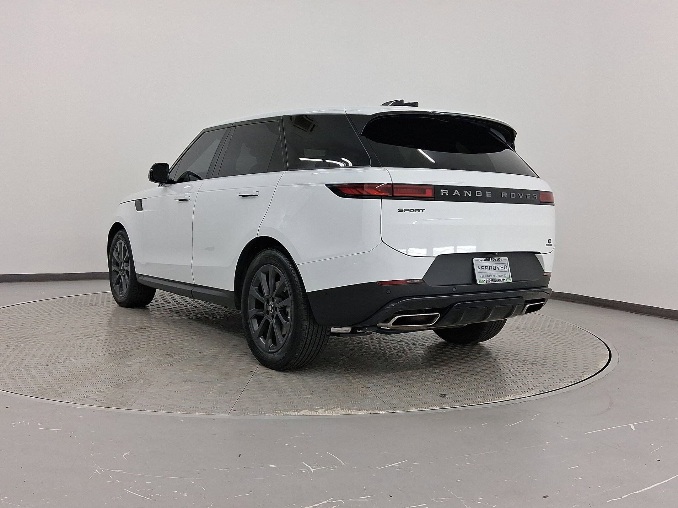 2024 Land Rover Range Rover Sport SE photo 3