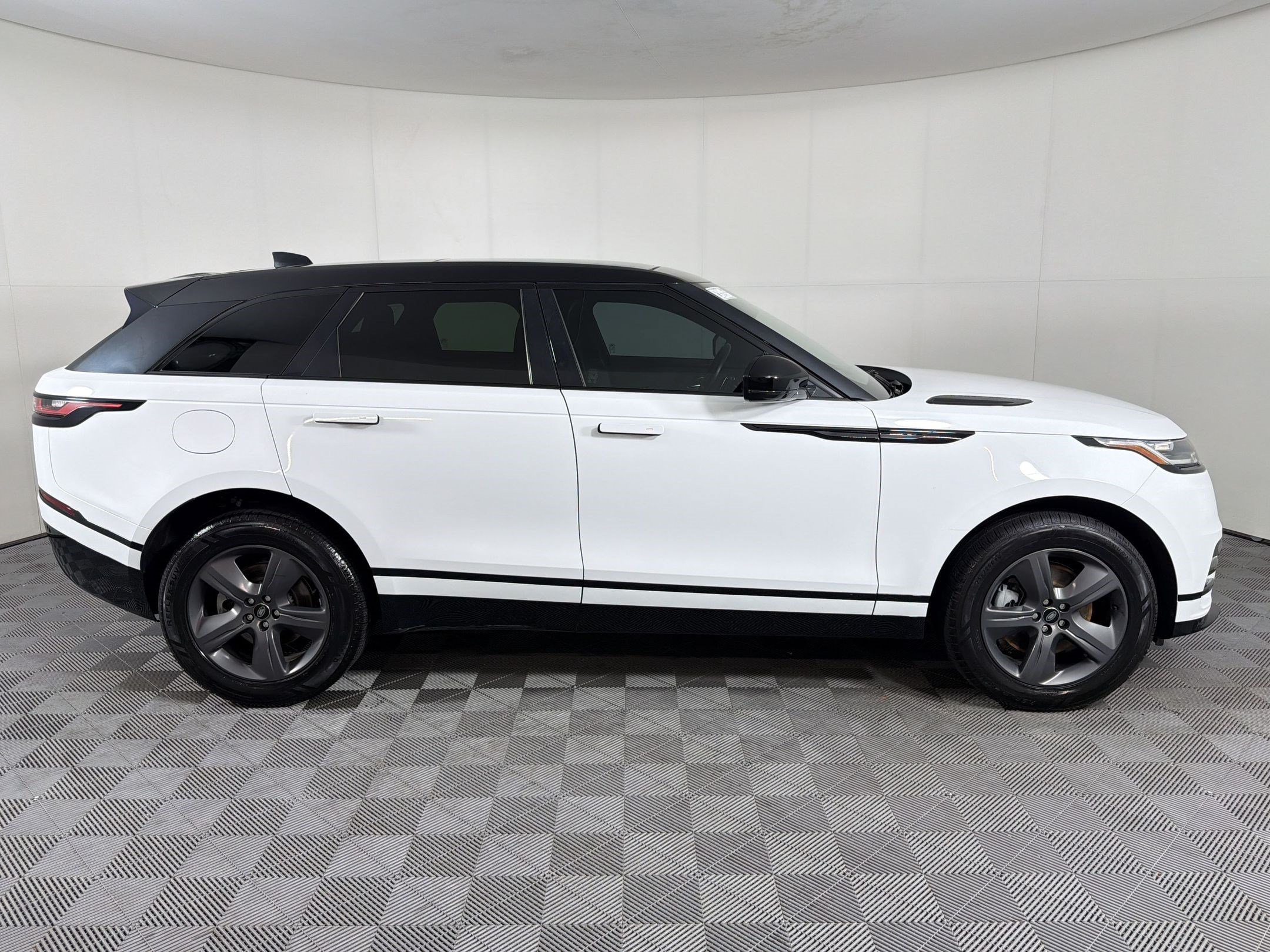 Range Rover Velar P250 R-Dynamic S SUV