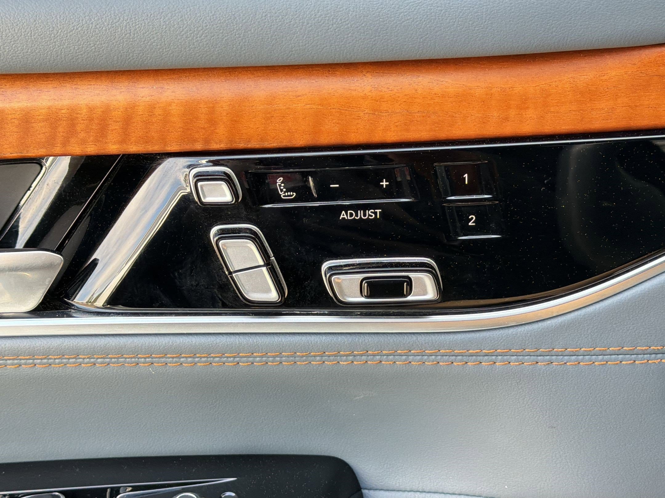 2022 Jeep Grand Wagoneer Series II - Photo 12