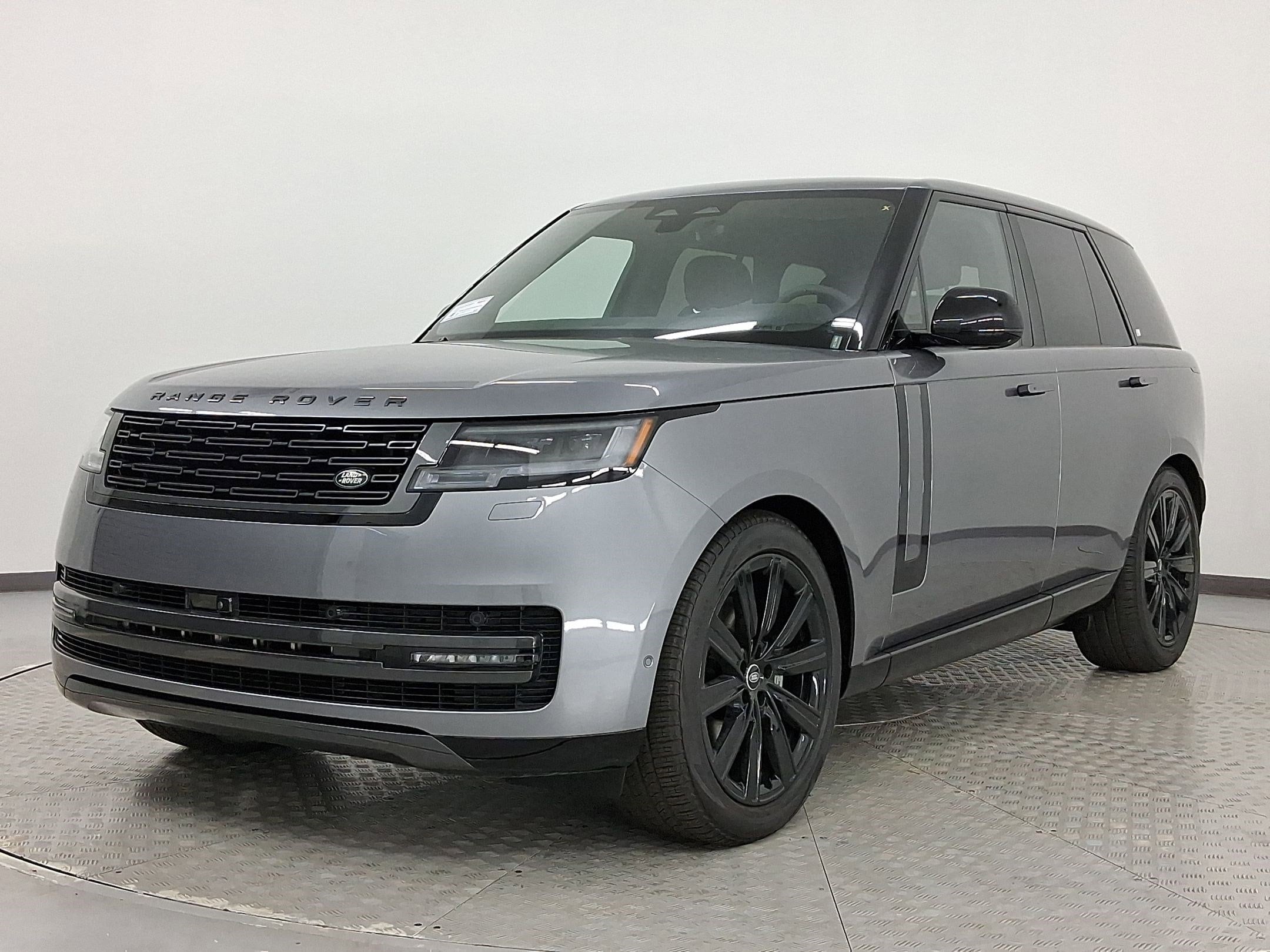 2025 Land Rover Range Rover SE's photo