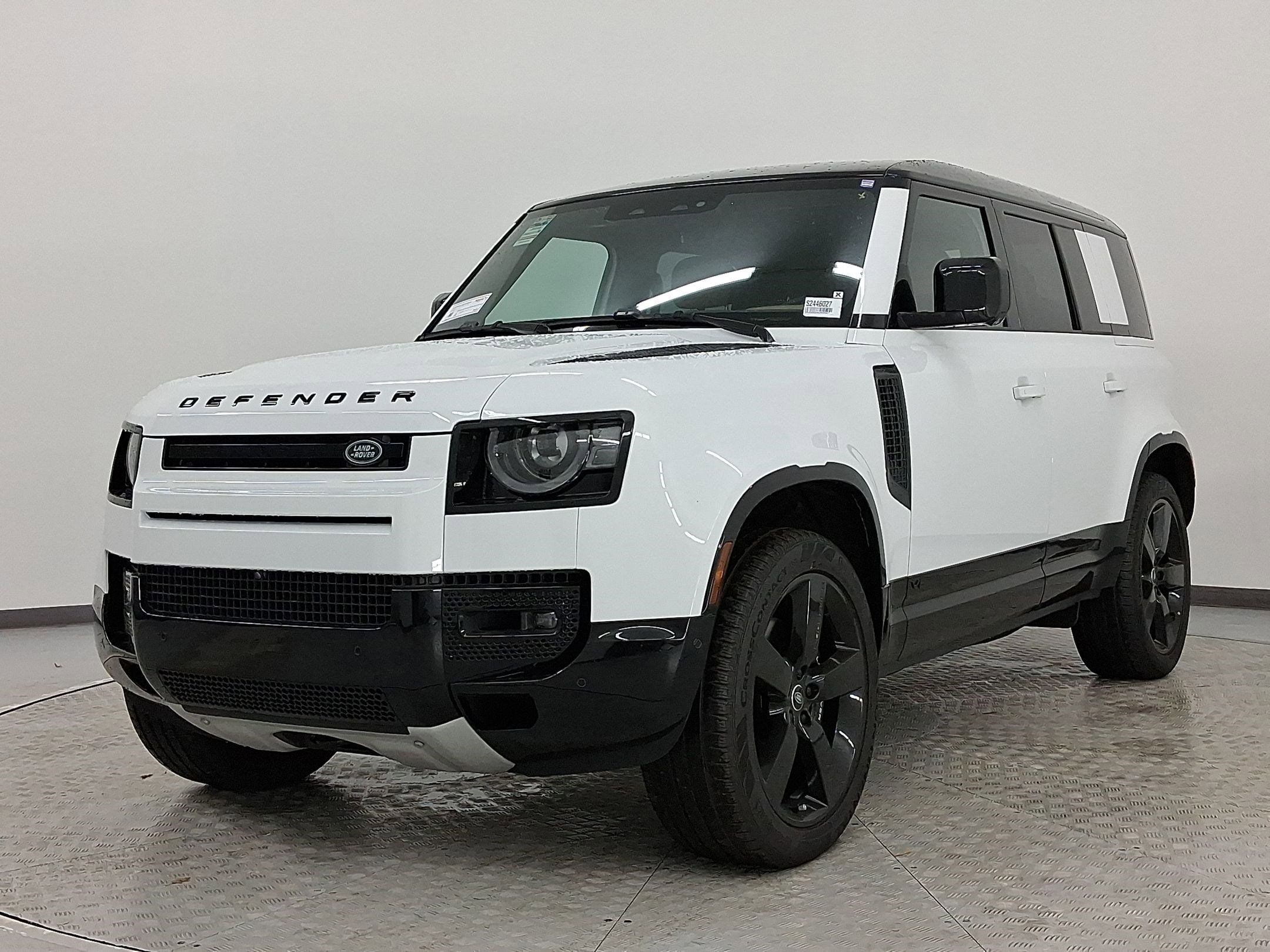 2025 Land Rover Defender V8's photo