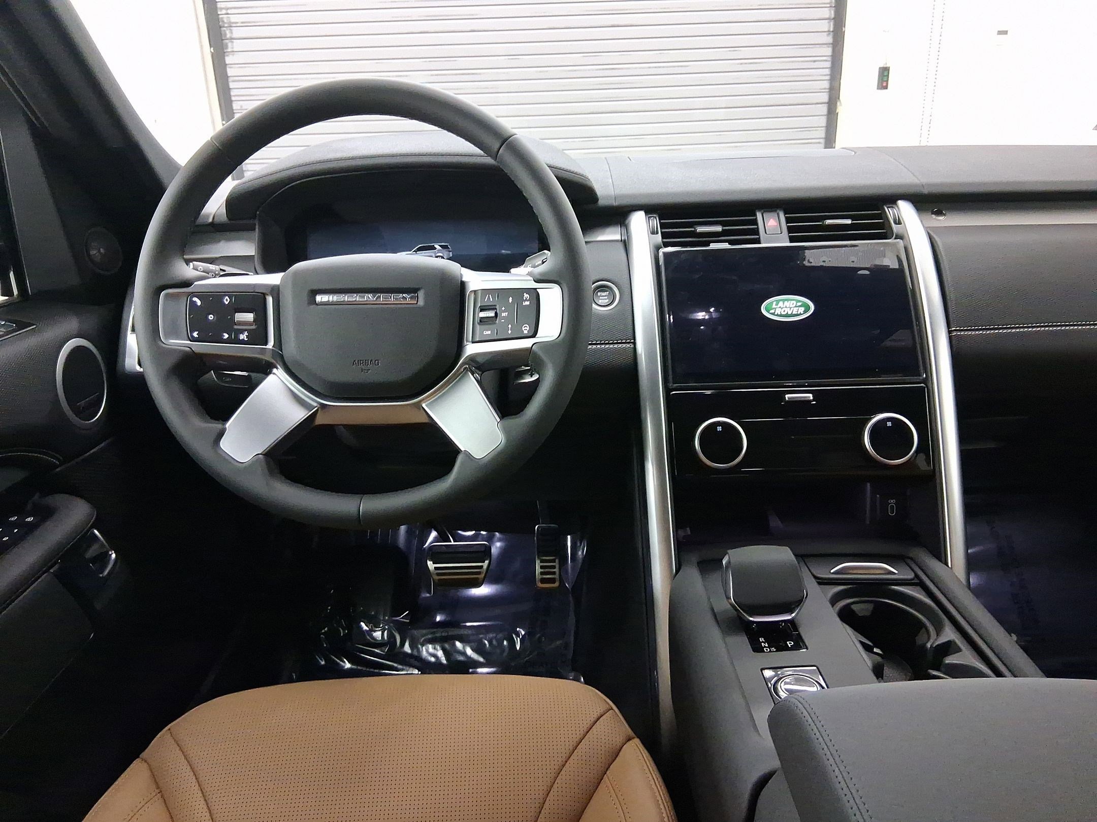 2026 Land Rover Discovery Gemini Edition - Photo 4