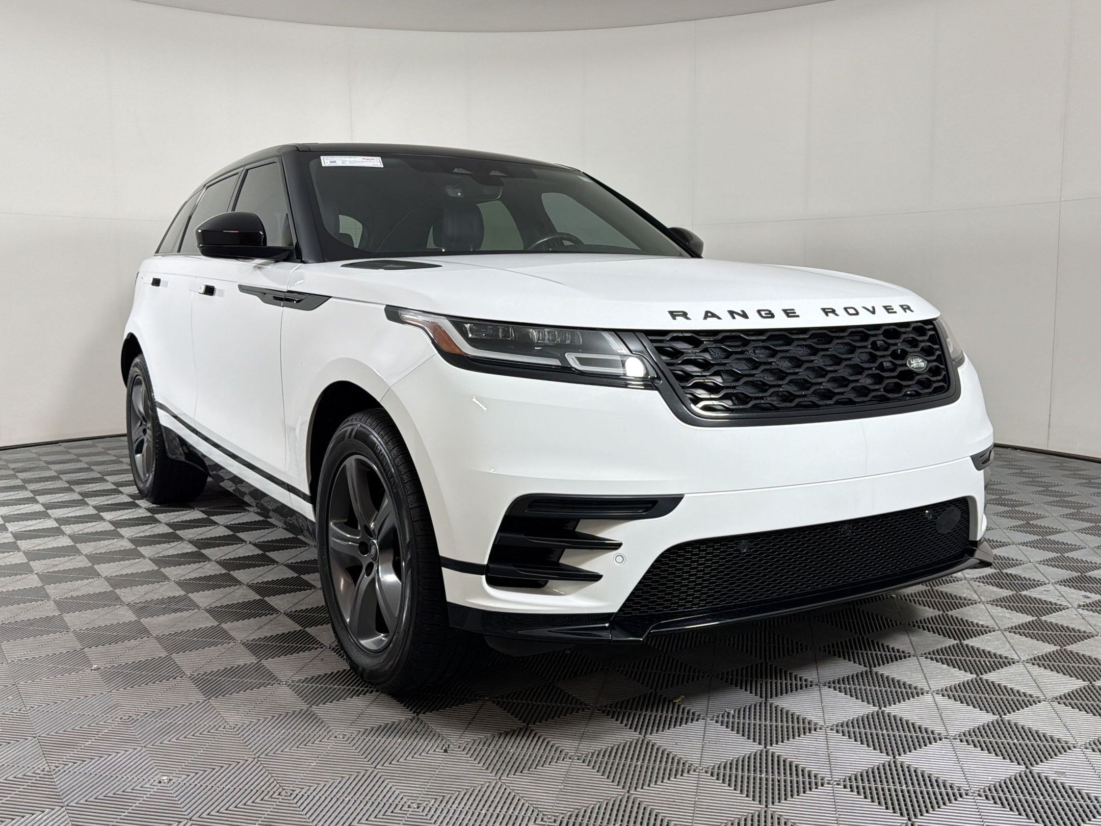 Range Rover Velar P250 R-Dynamic S SUV