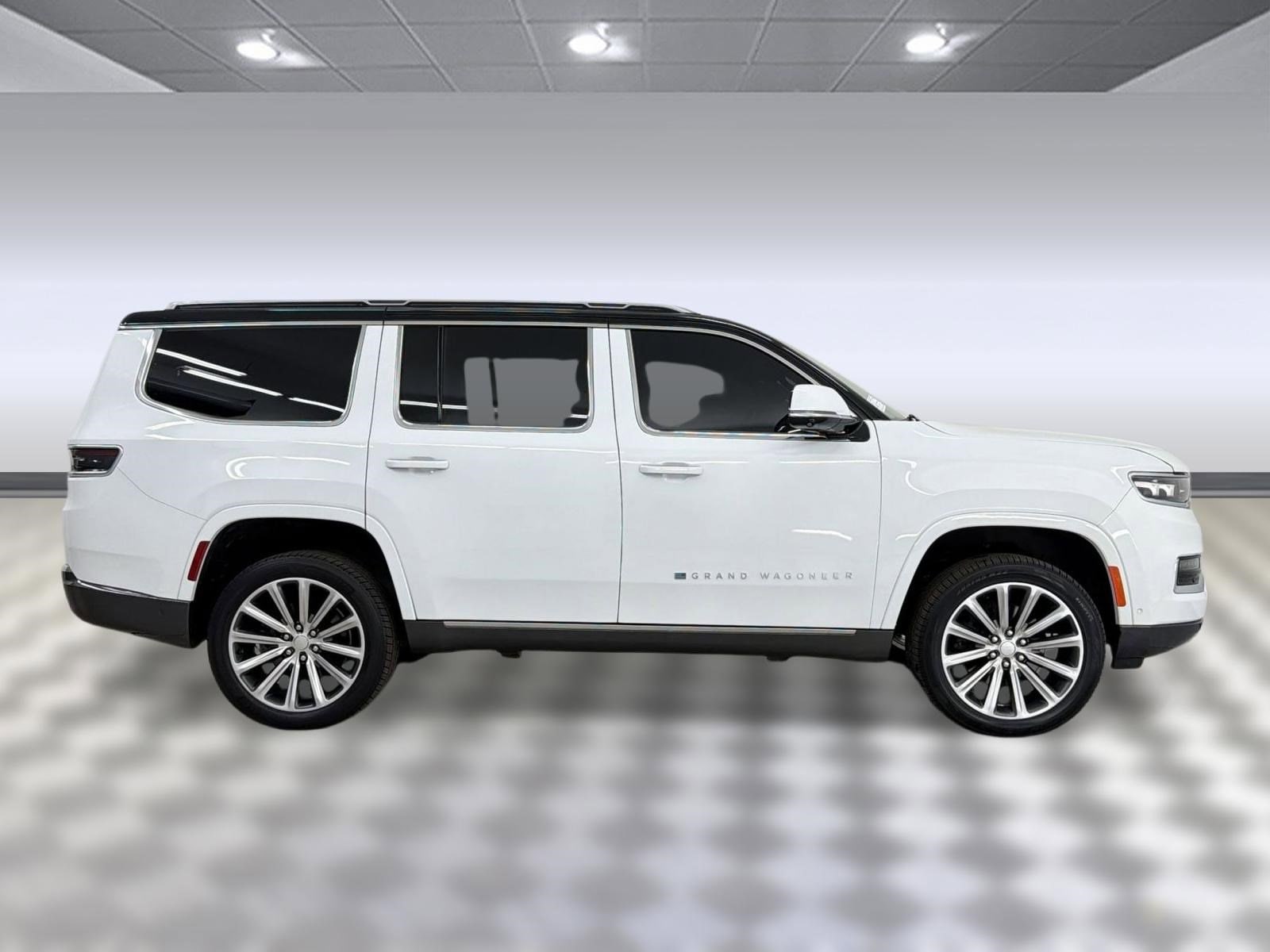 2022 Jeep Grand Wagoneer Series II photo 3