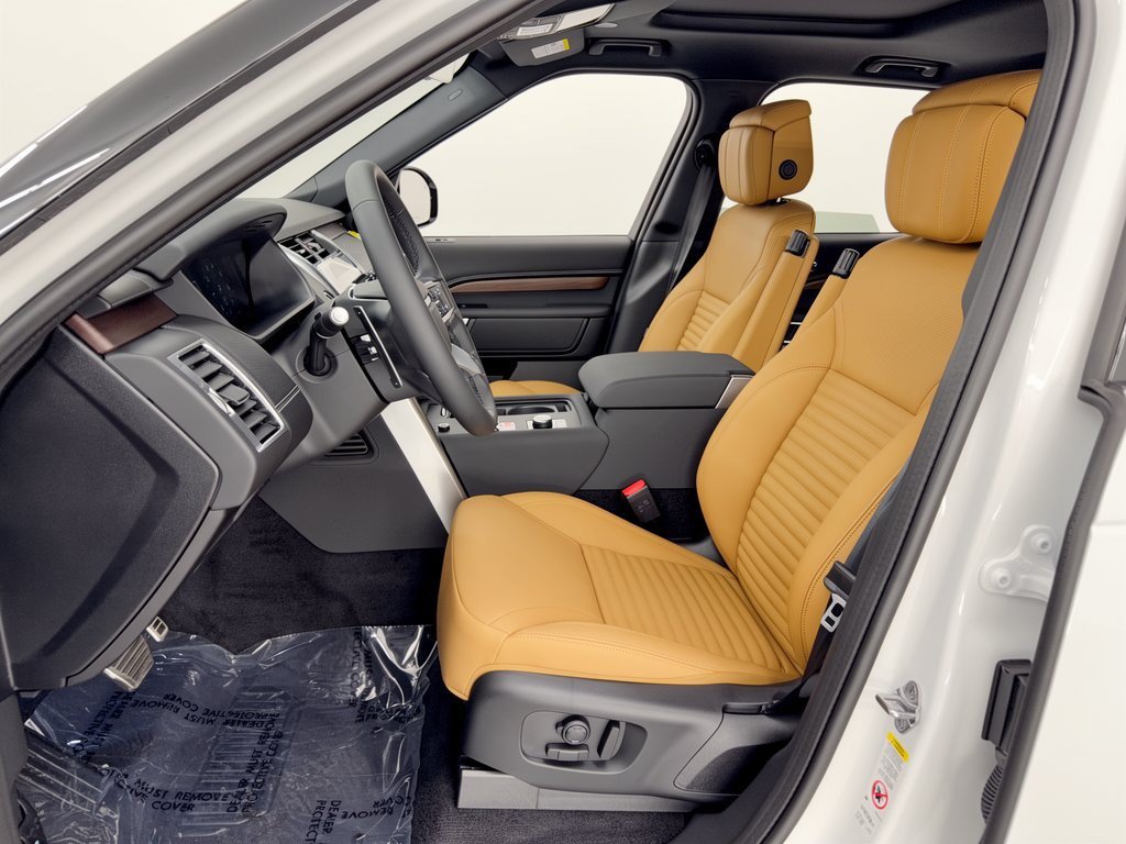 2026 Land Rover Discovery Dynamic SE SUV