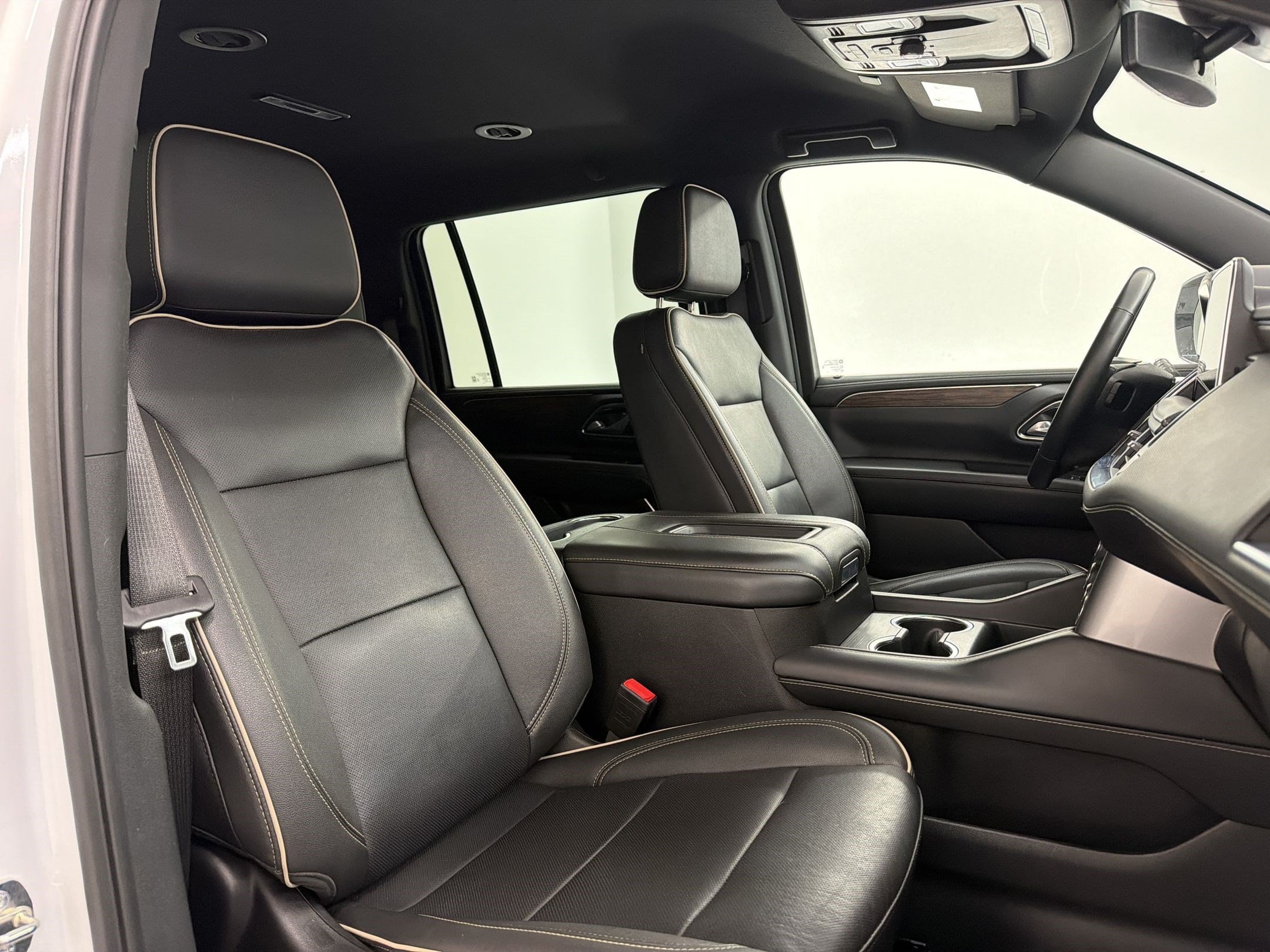 2024 Chevrolet Suburban Premier - Photo 21