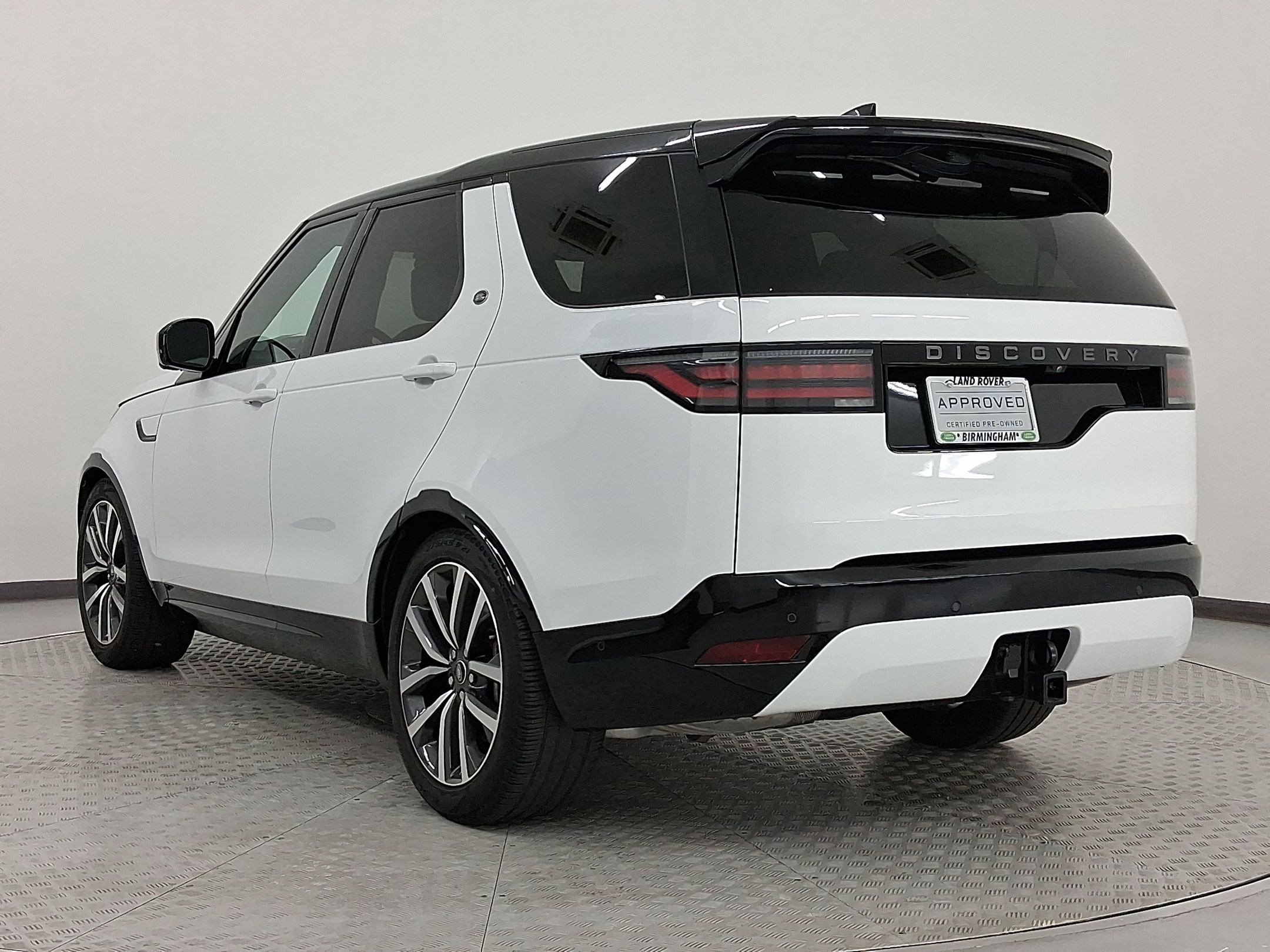 2024 Land Rover Discovery P360 Dynamic SE photo 3