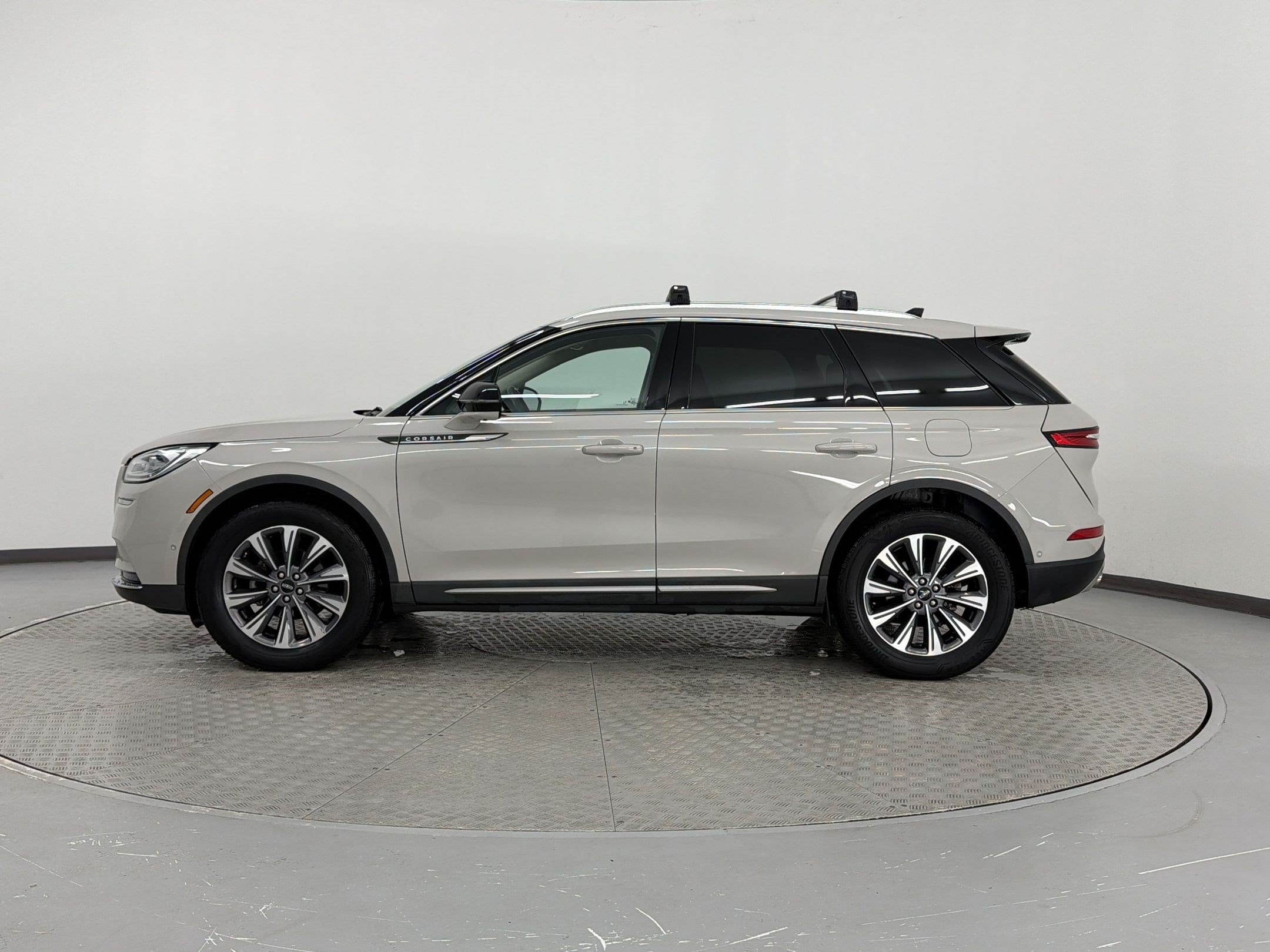 Corsair Reserve SUV