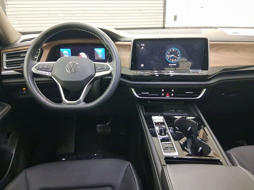 Used 2024 Volkswagen Atlas 2.0T SE w/Technology SUV
