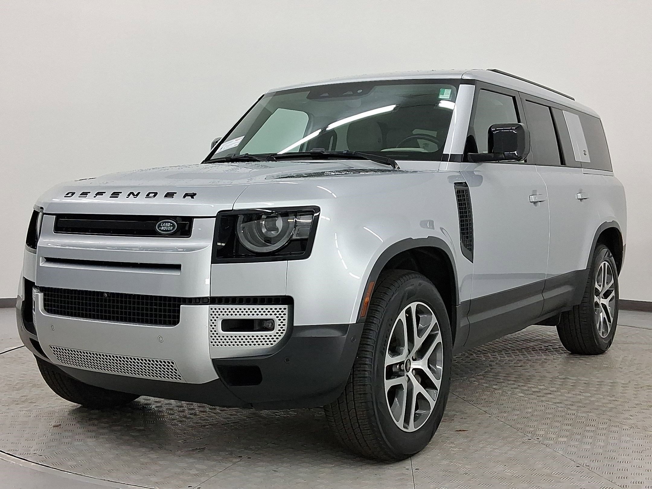 2024 Land Rover Defender S's photo