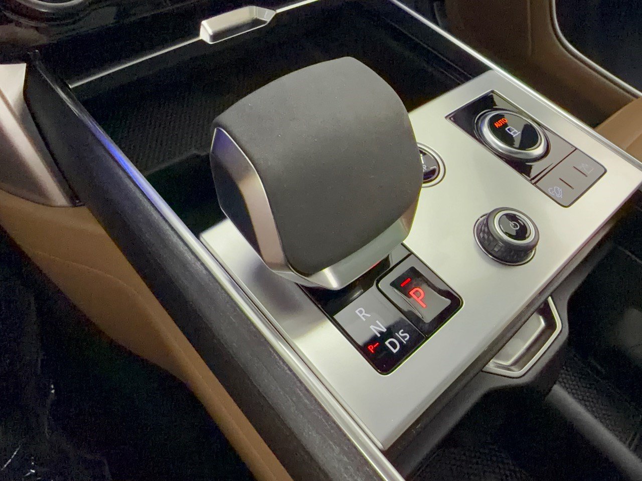 2023 Land Rover Range Rover SE - Photo 20