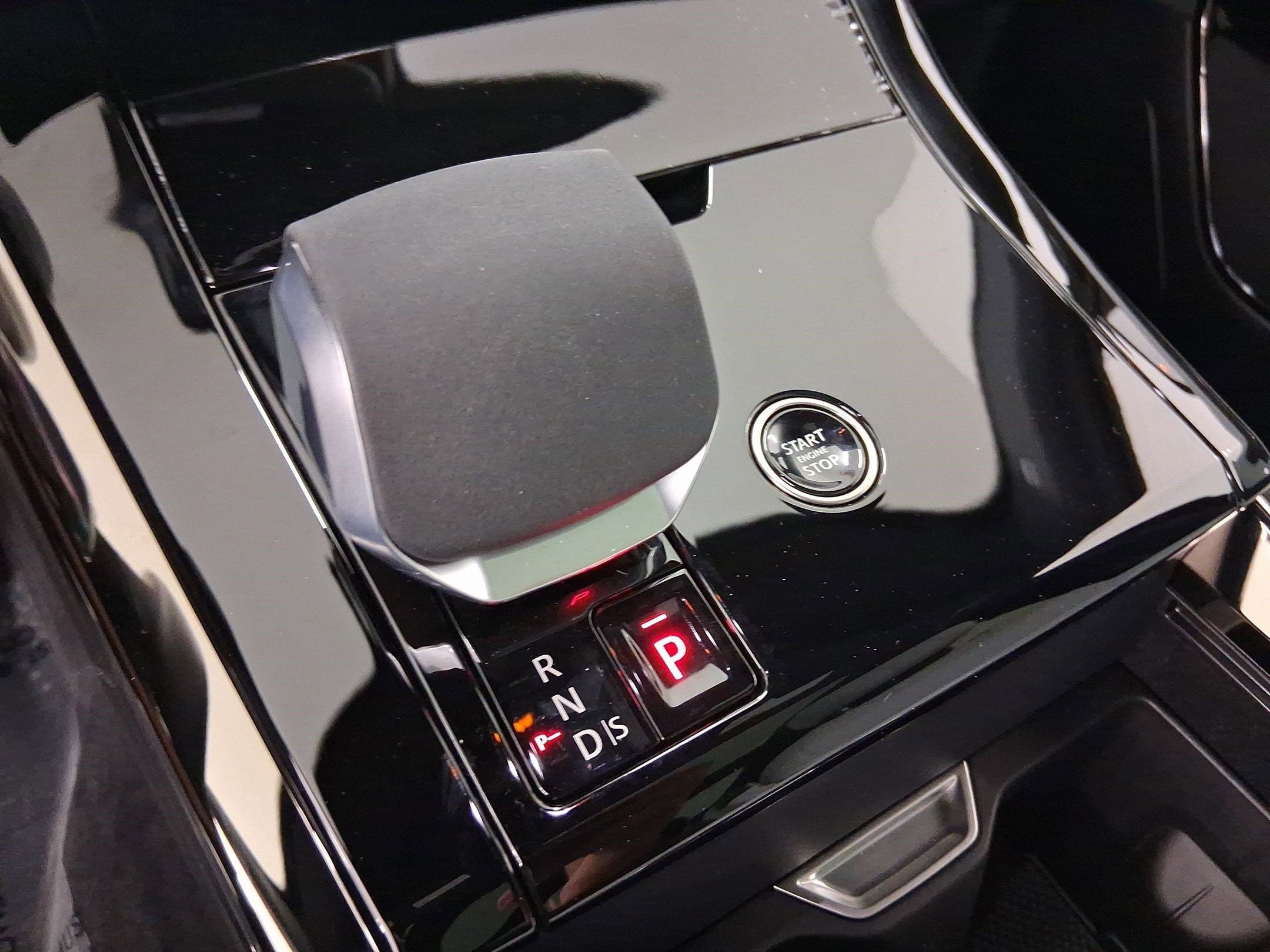 2026 Land Rover Range Rover Sport SE - Photo 17