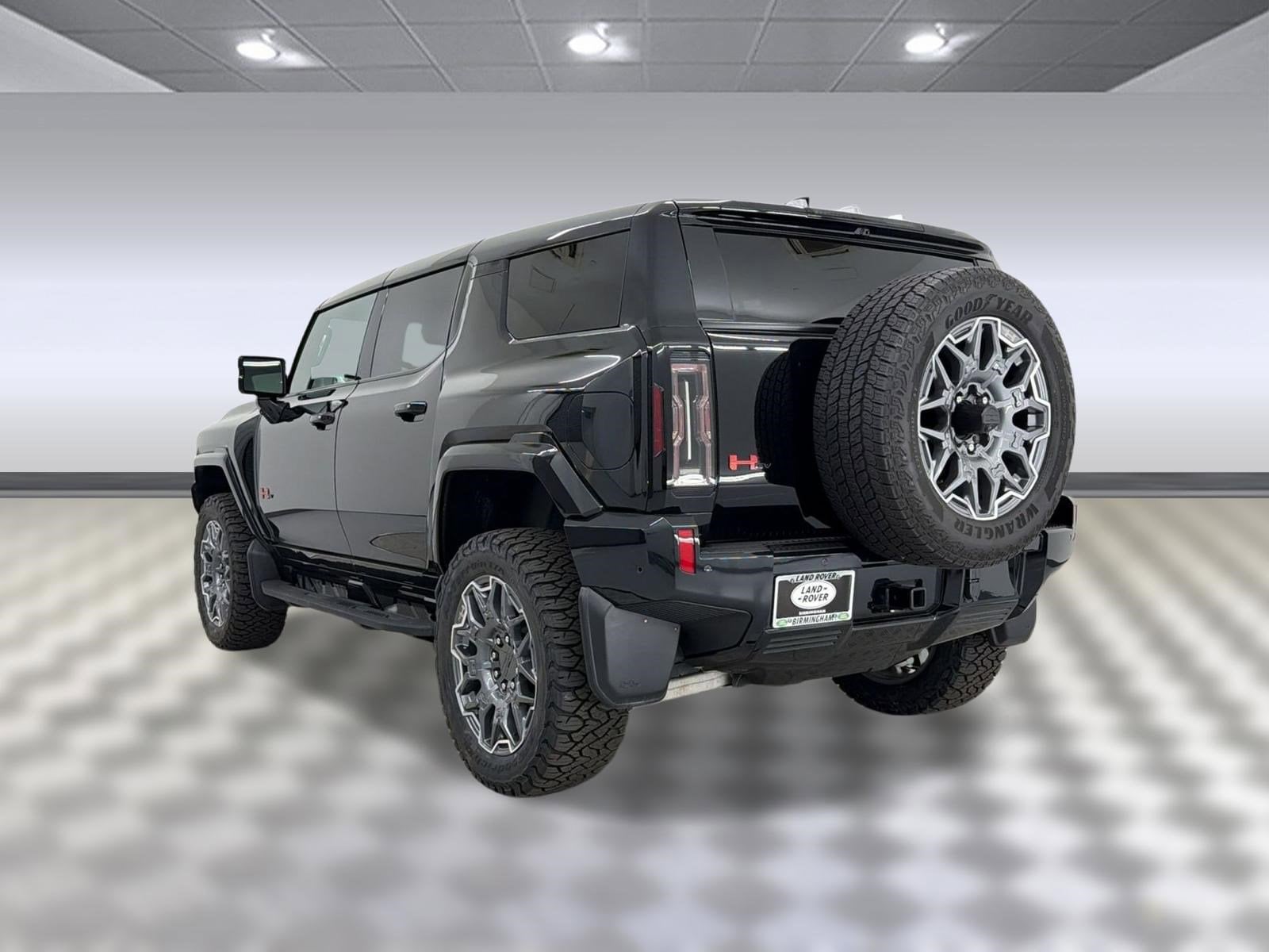 2024 GMC HUMMER EV SUV 3X photo 2