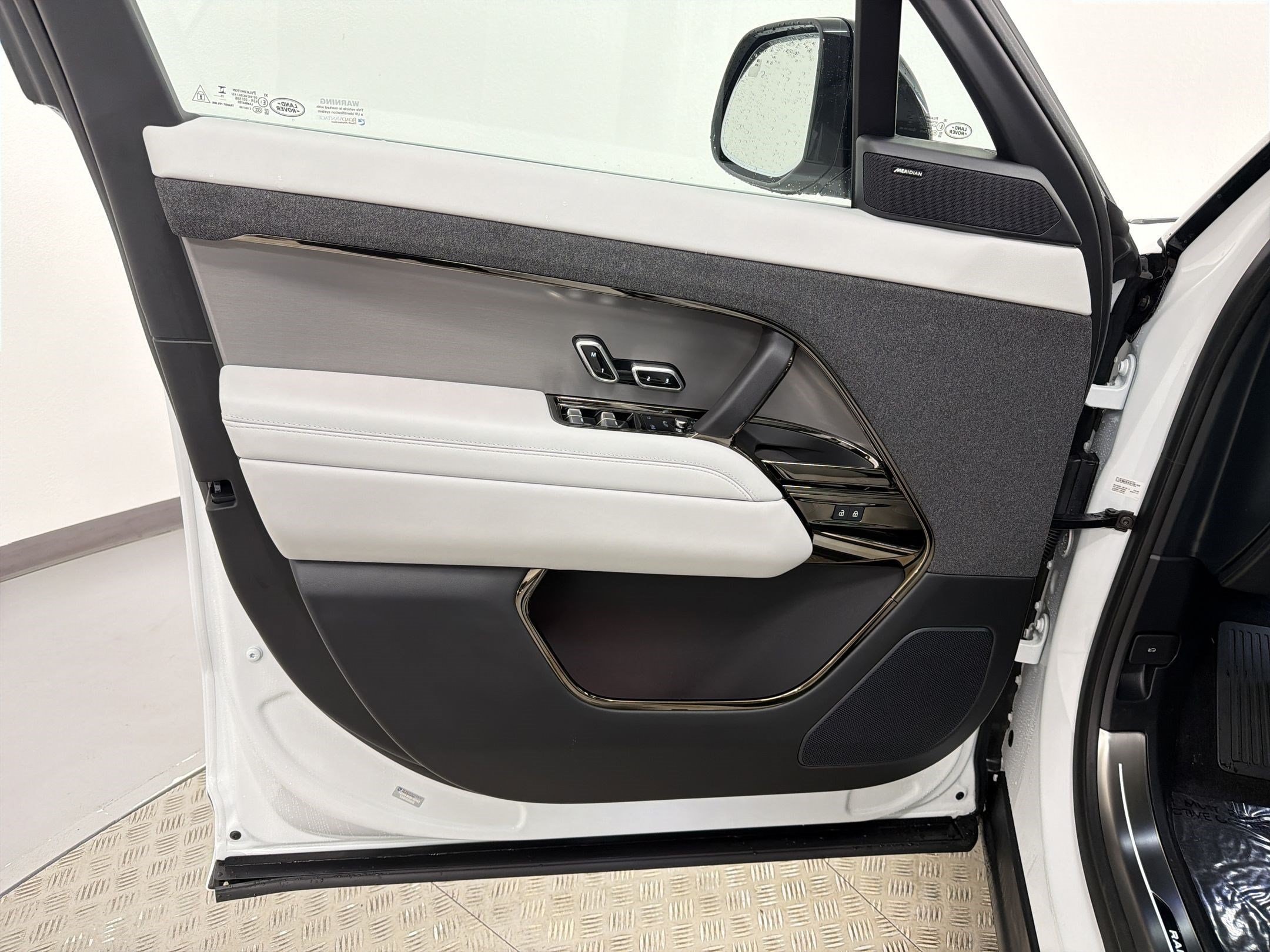 2026 Land Rover Range Rover Sport SE - Photo 13