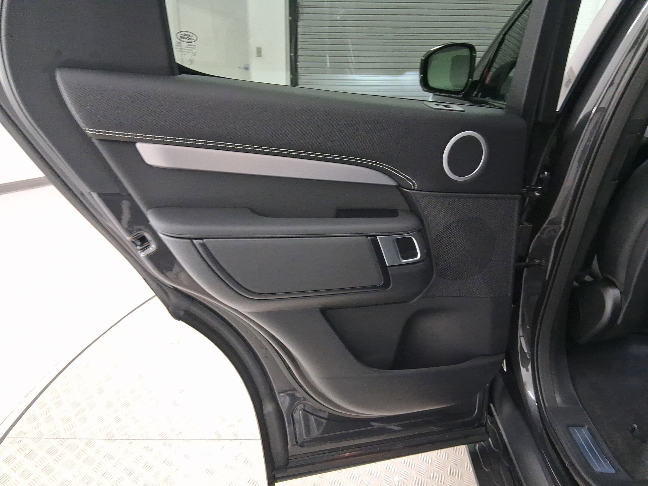 2026 Land Rover Discovery Gemini Edition - Photo 28