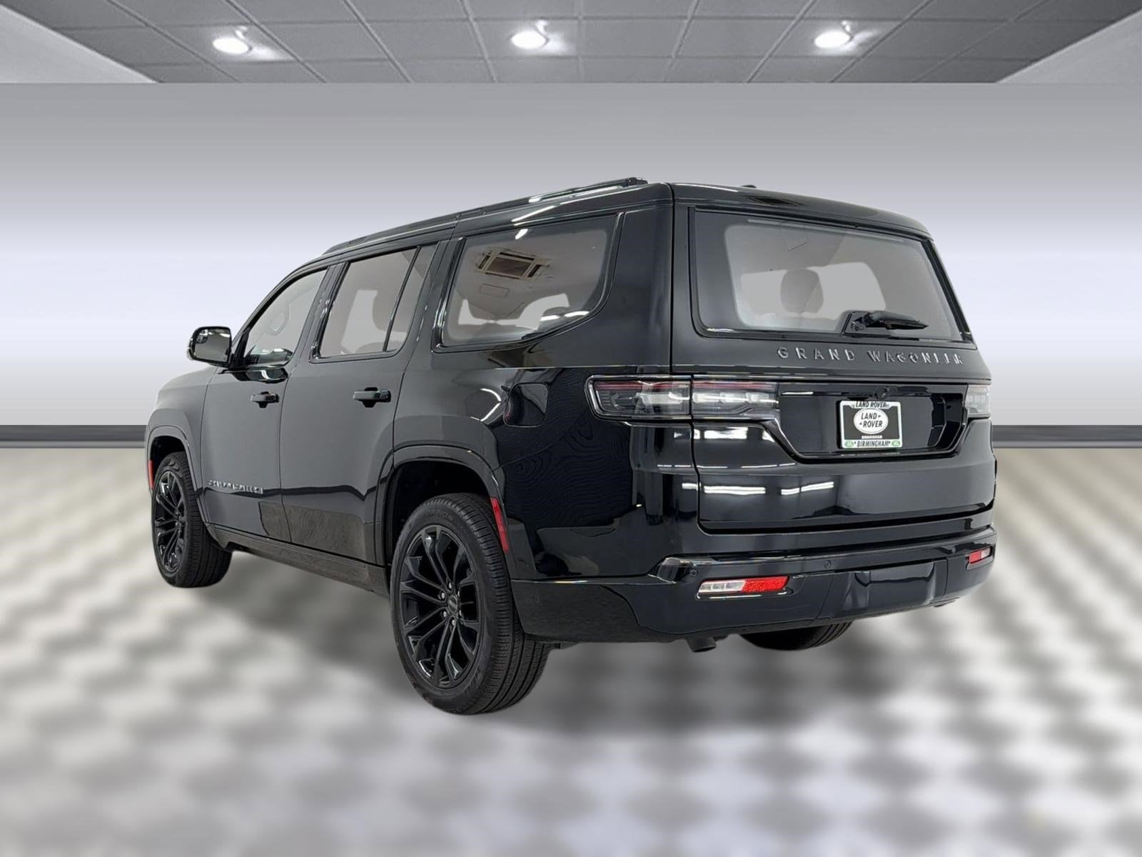 2024 Jeep Grand Wagoneer Series II photo 2