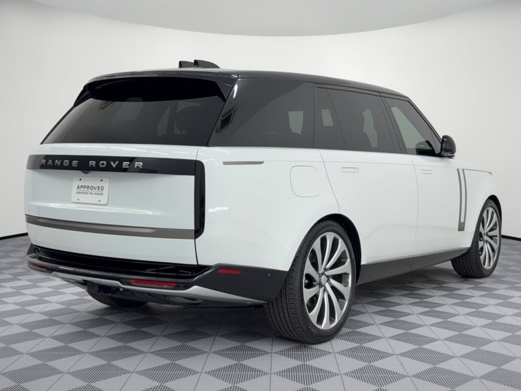 2023 Land Rover Range Rover SE - Photo 9