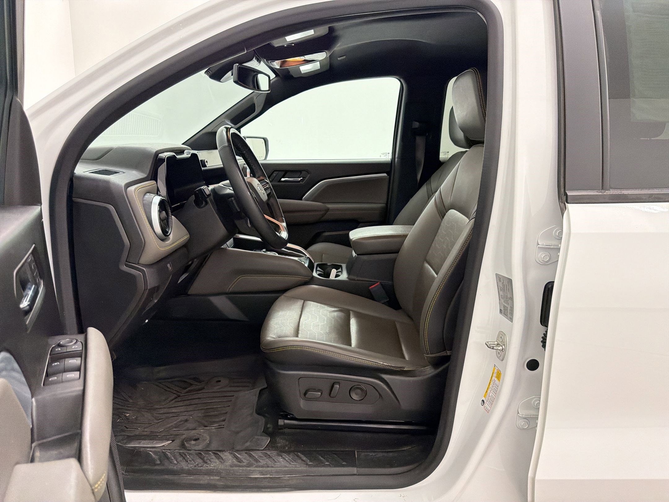 2023 Chevrolet Colorado ZR2 - Photo 5