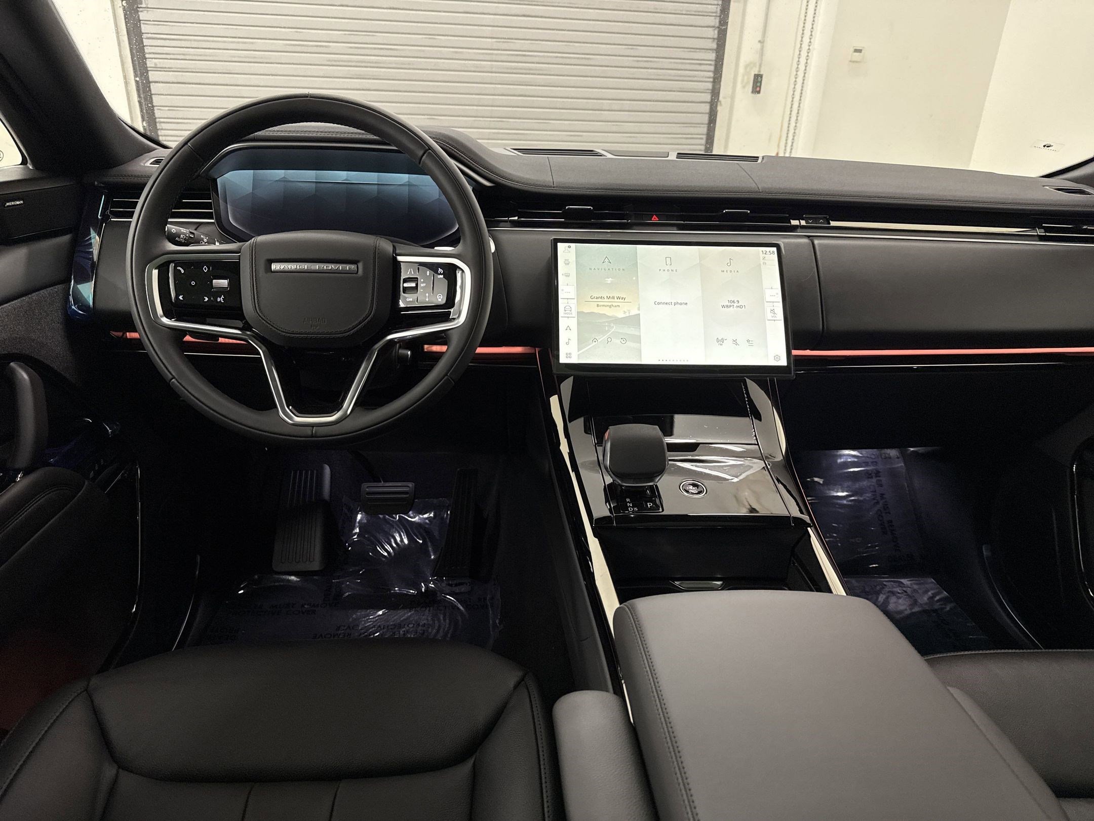 2025 Land Rover Range Rover Sport P360 S photo 3