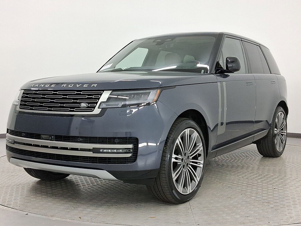 New 2025 Land Rover Range Rover P400 SE SUV