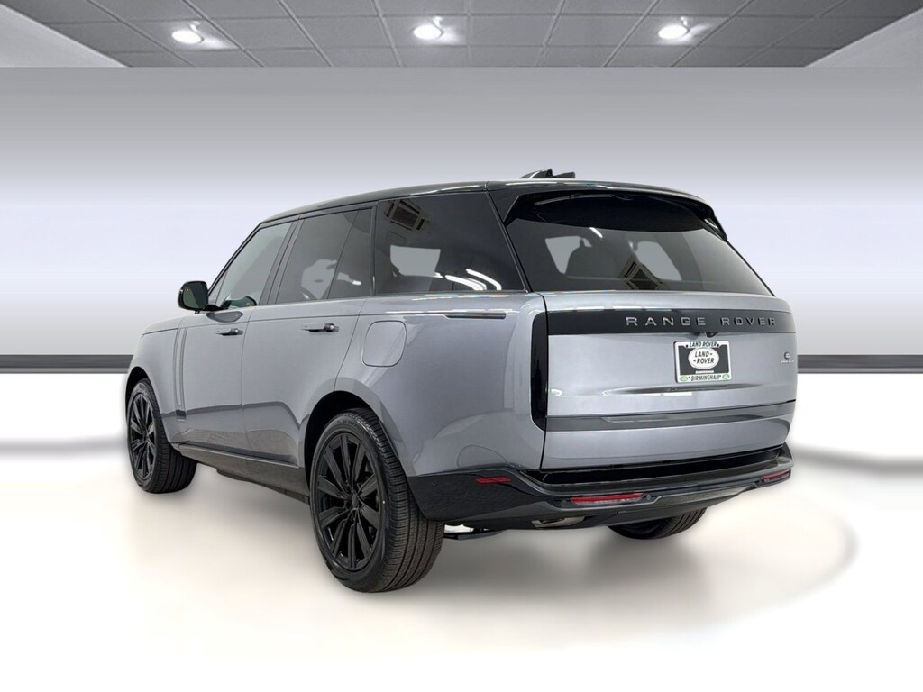 New 2026 Land Rover Range Rover P550e SE SUV