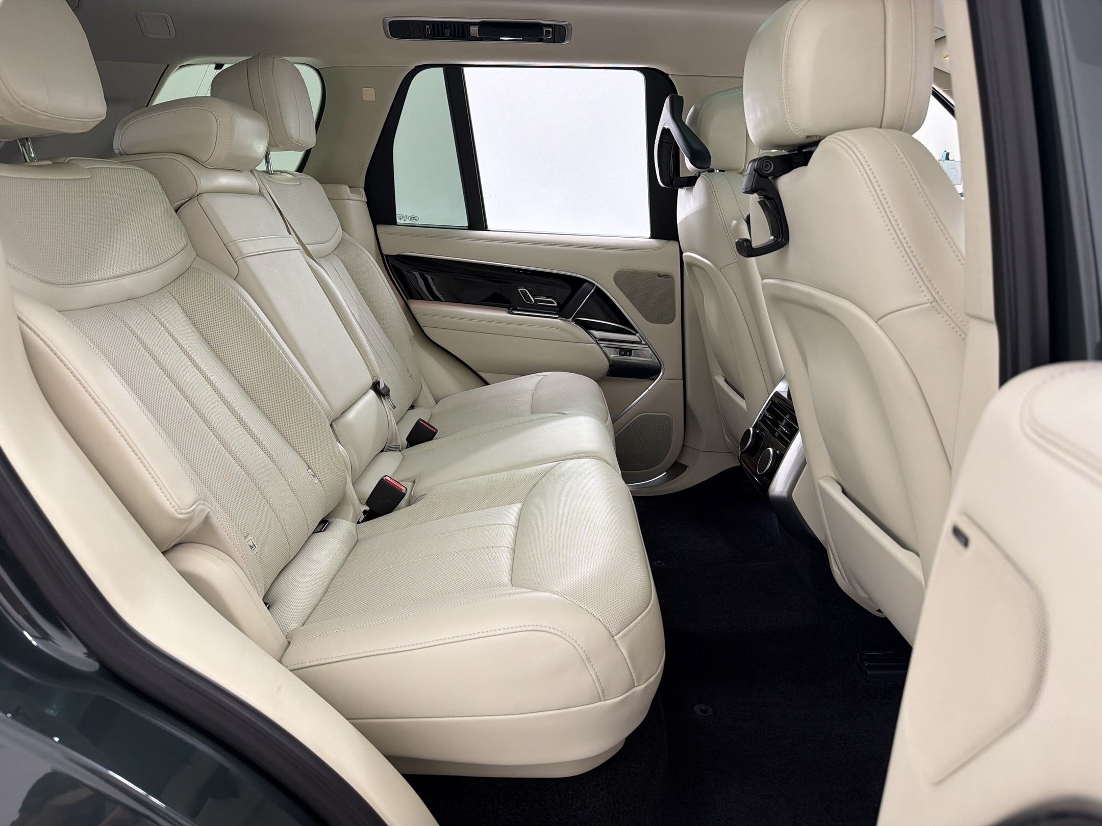 2023 Land Rover Range Rover SE - Photo 33