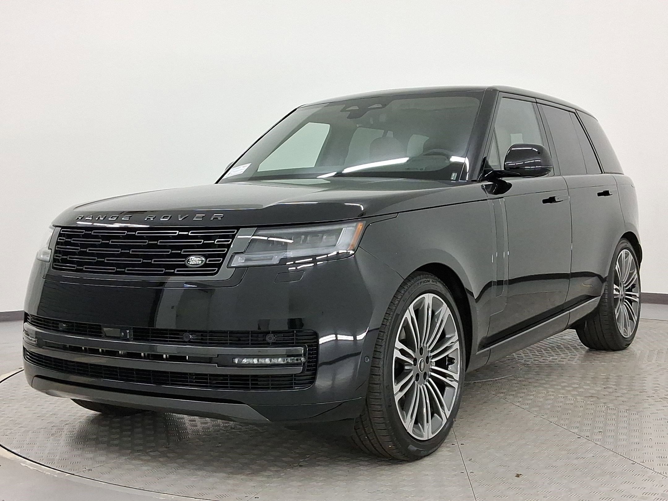 2025 Land Rover Range Rover SE's photo