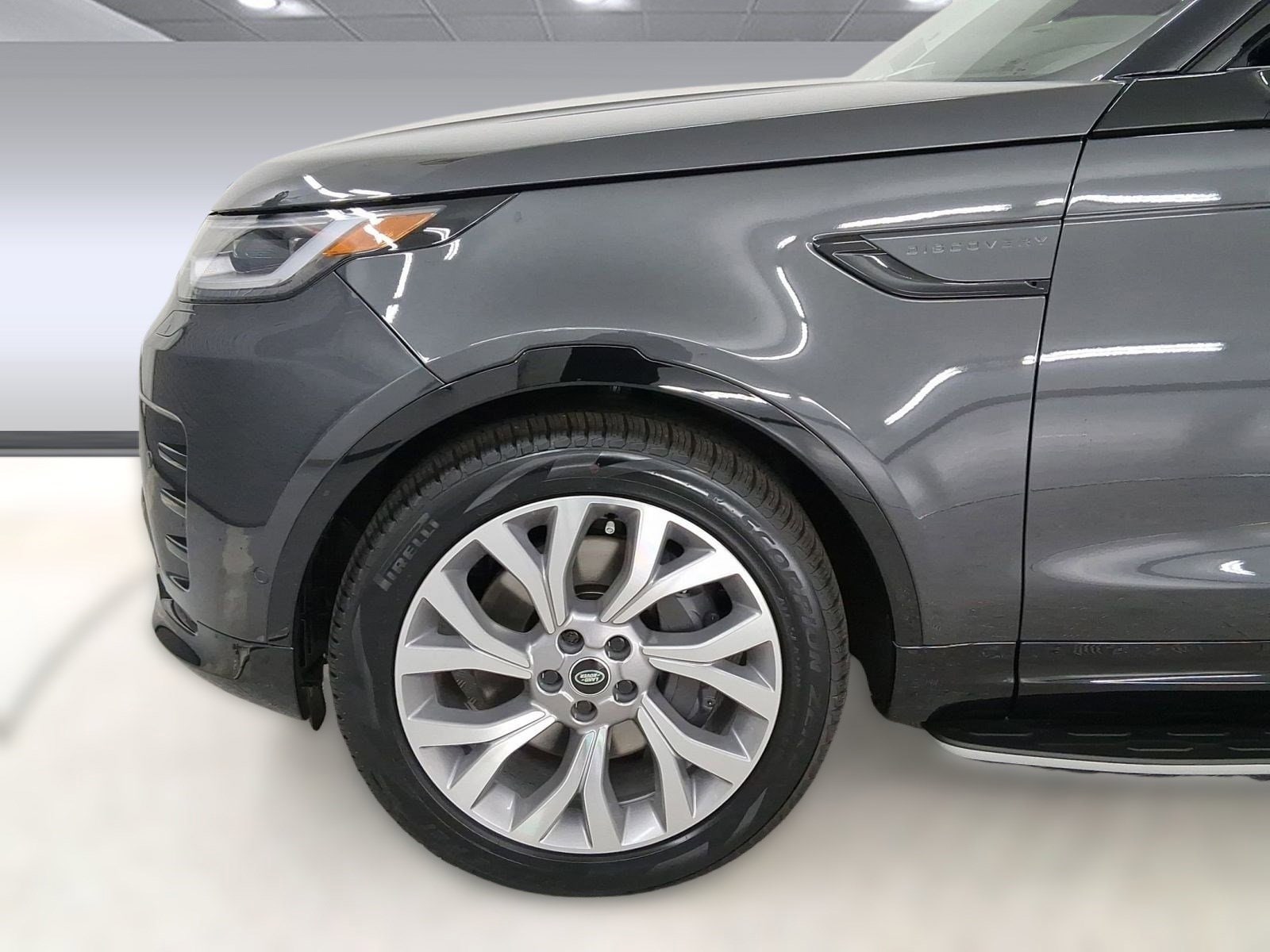 2026 Land Rover Discovery Gemini Edition - Photo 11