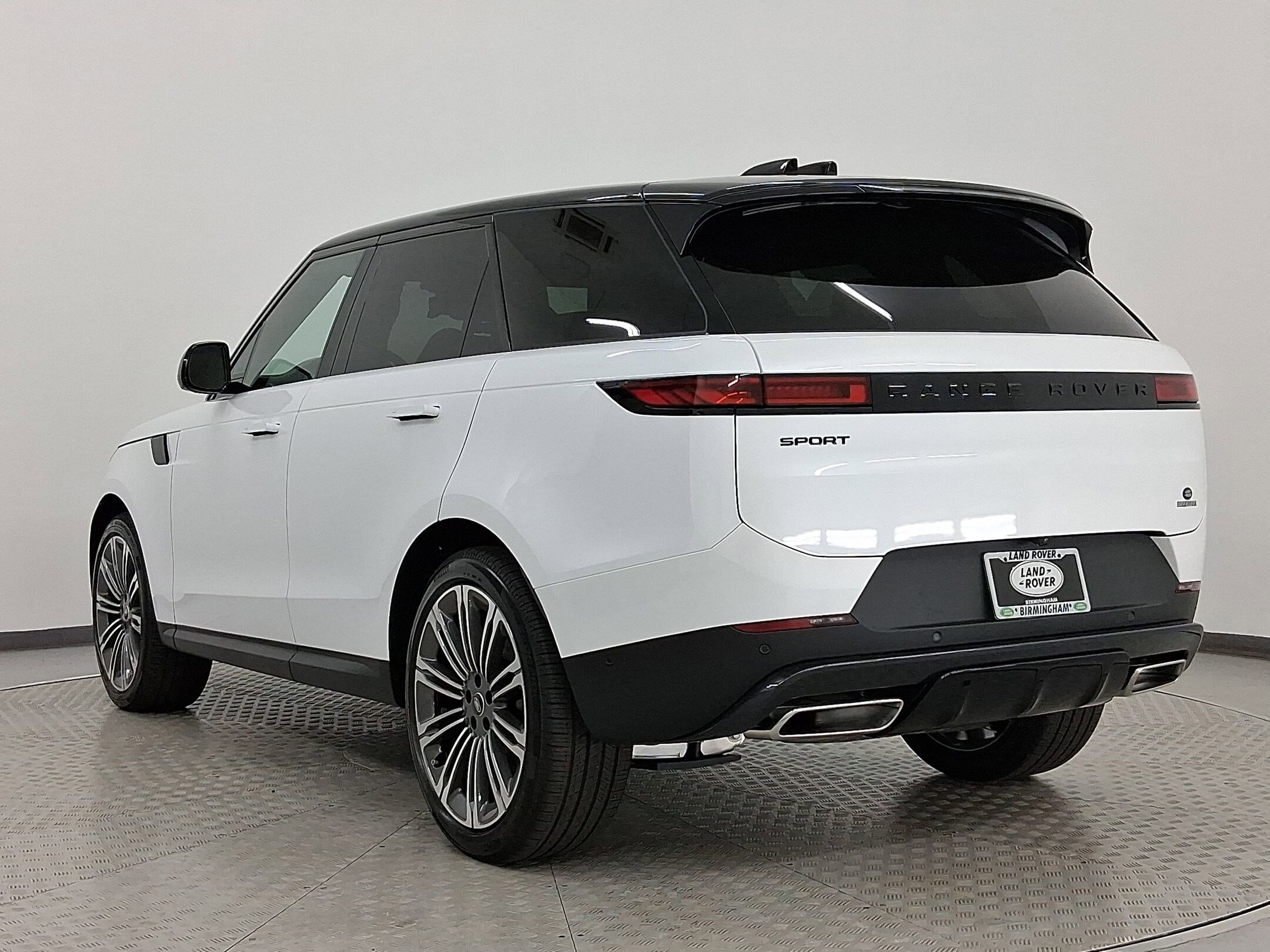 2025 Land Rover Range Rover Sport P360 SE photo 2