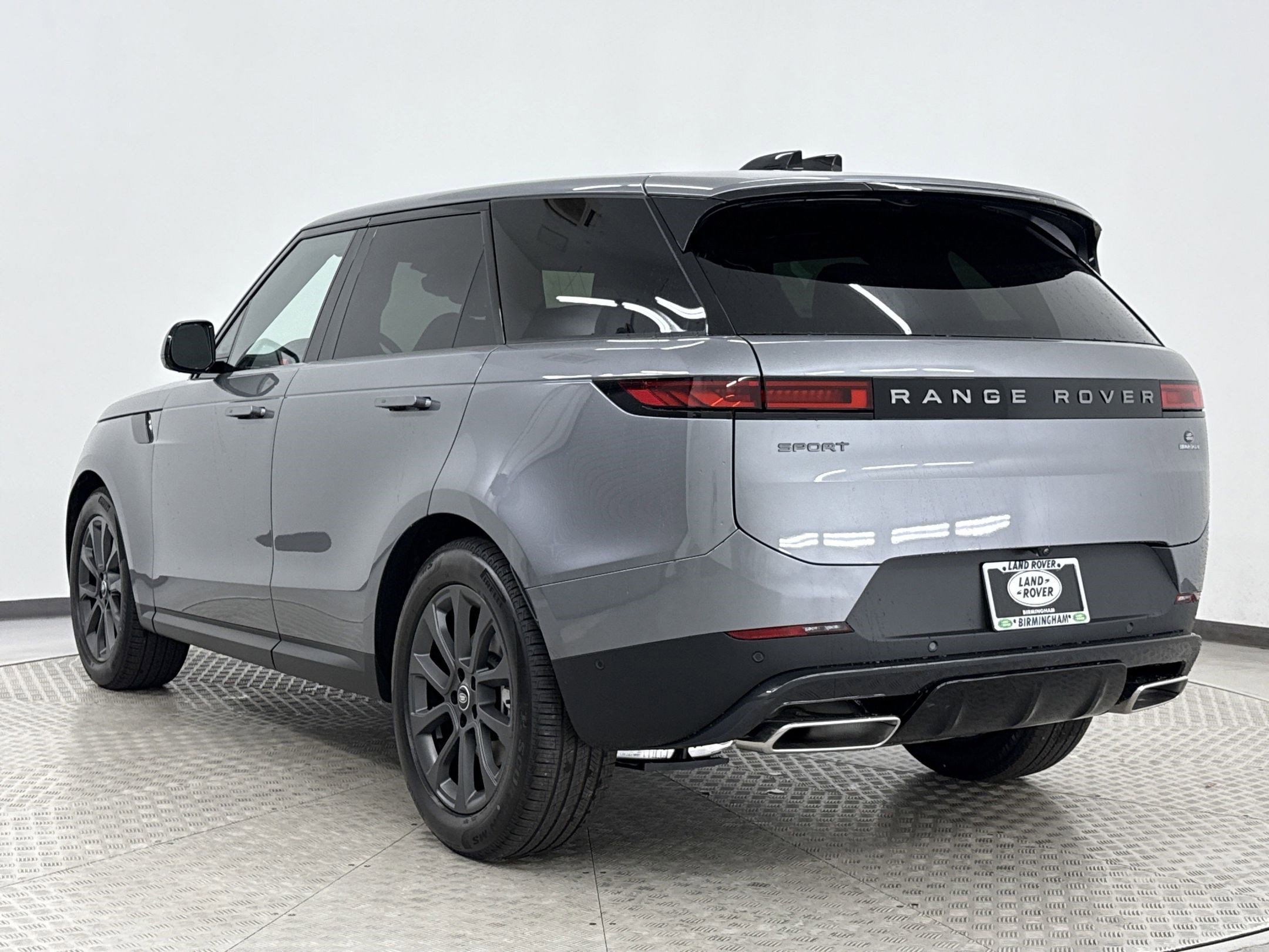 2025 Land Rover Range Rover Sport P360 S photo 2