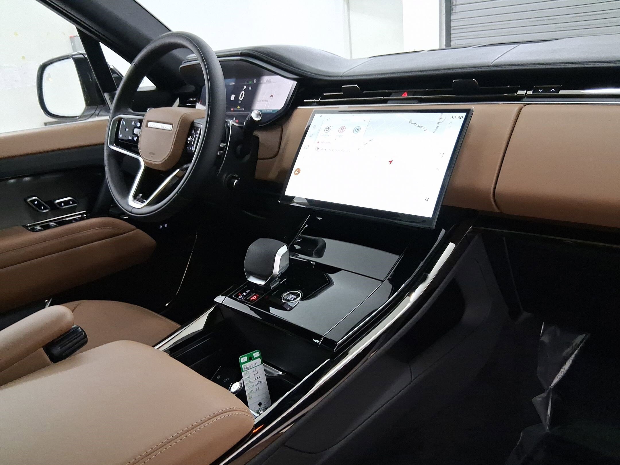 2025 Land Rover Range Rover Sport P360 SE photo 3