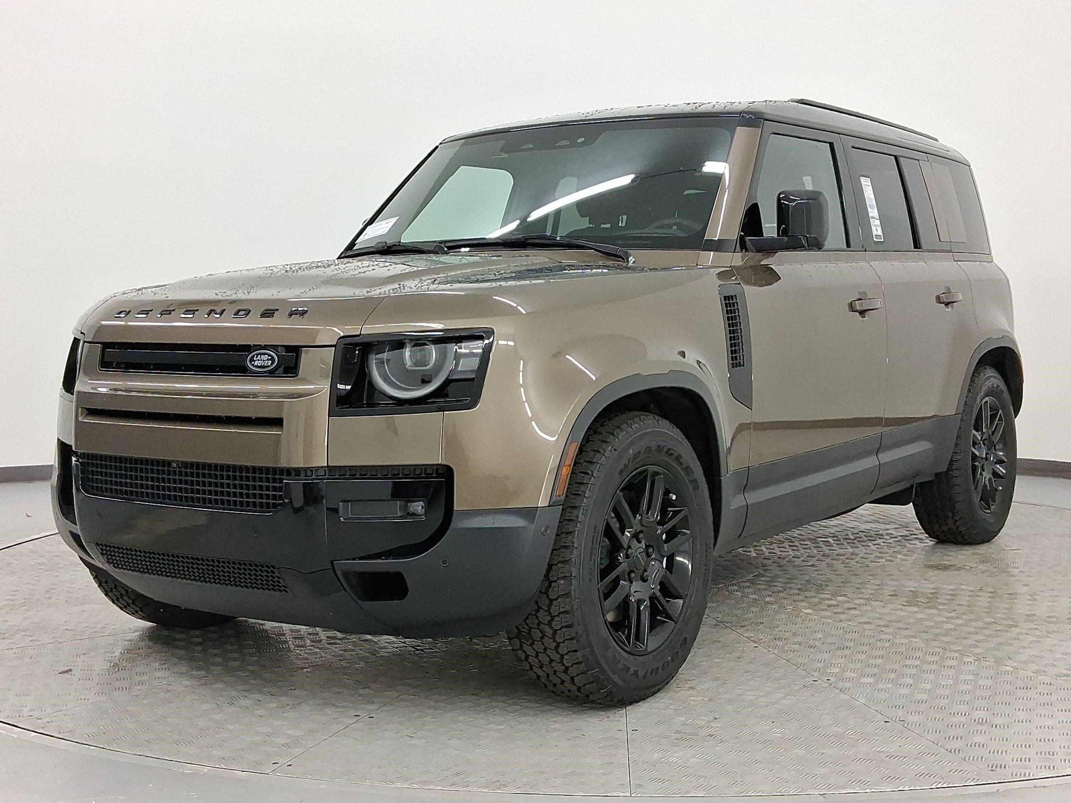 2026 Land Rover Defender S's photo