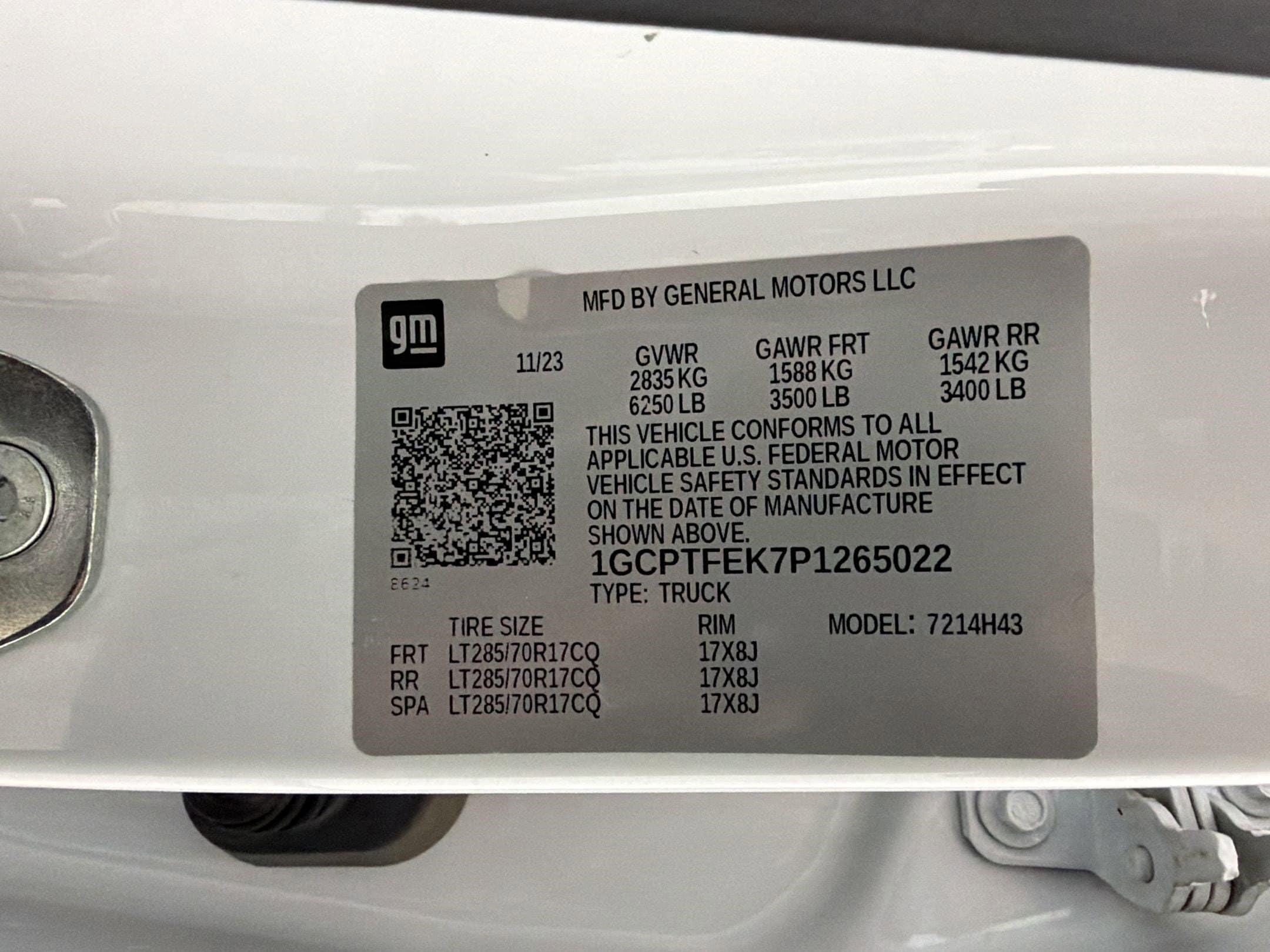 2023 Chevrolet Colorado ZR2 - Photo 18