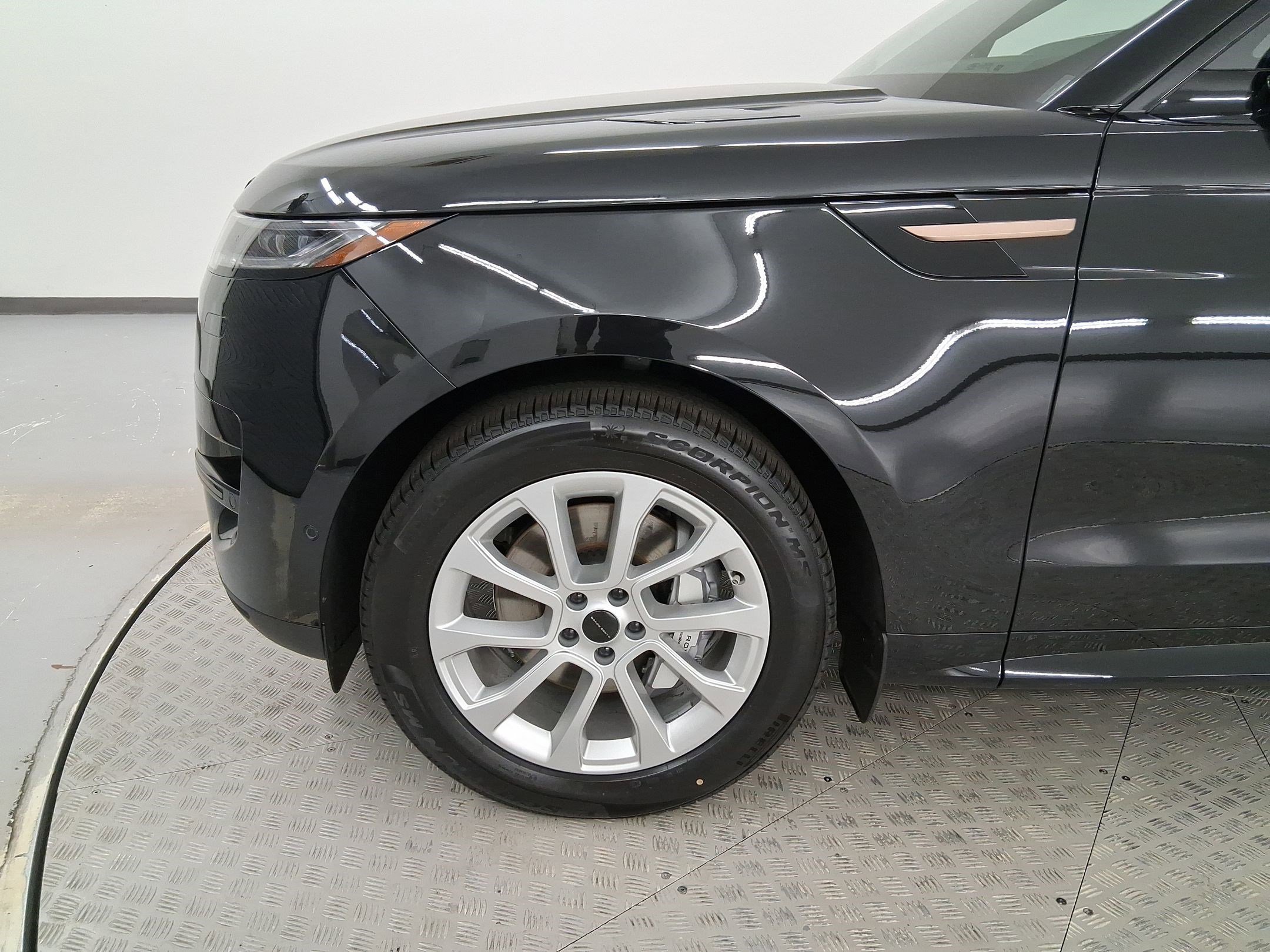 2026 Land Rover Range Rover Sport SE - Photo 11