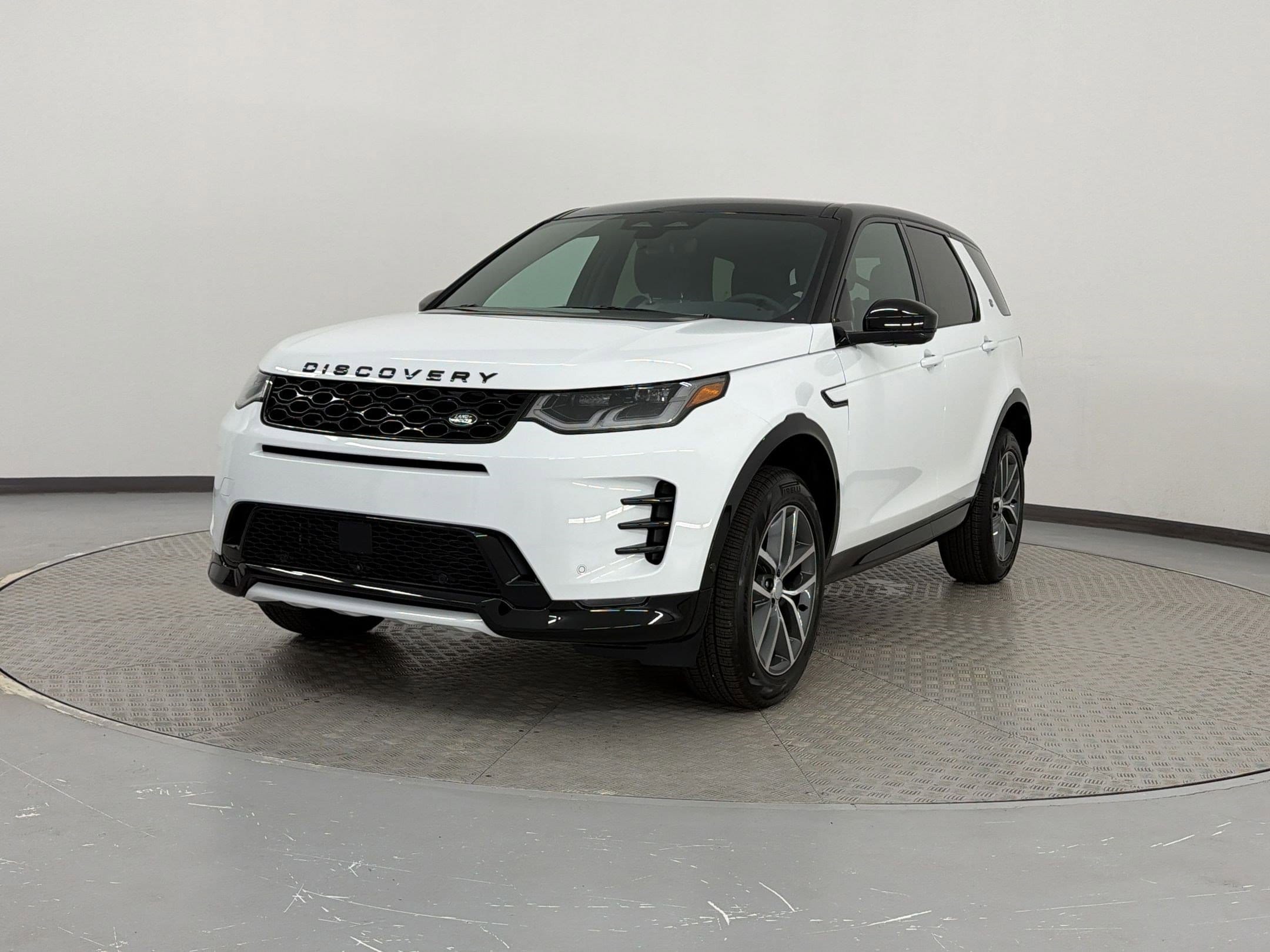 2026 Land Rover Discovery Sport 2.0 Landmark Edition's photo