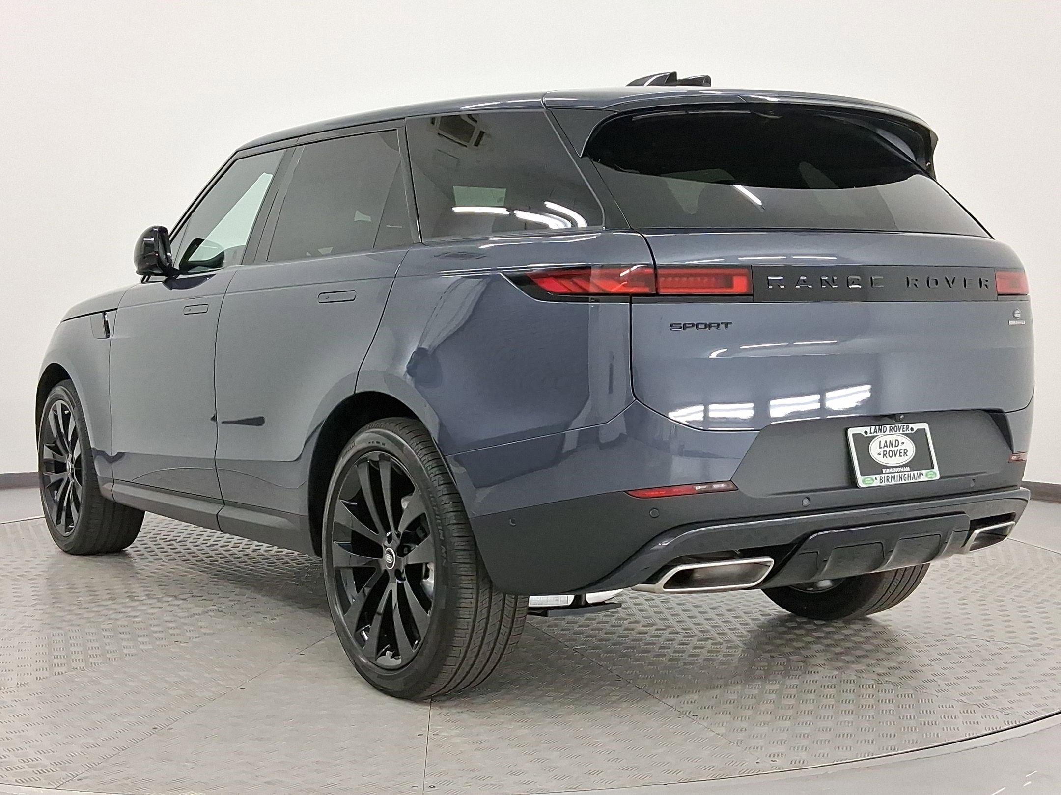 2025 Land Rover Range Rover Sport P360 SE photo 2