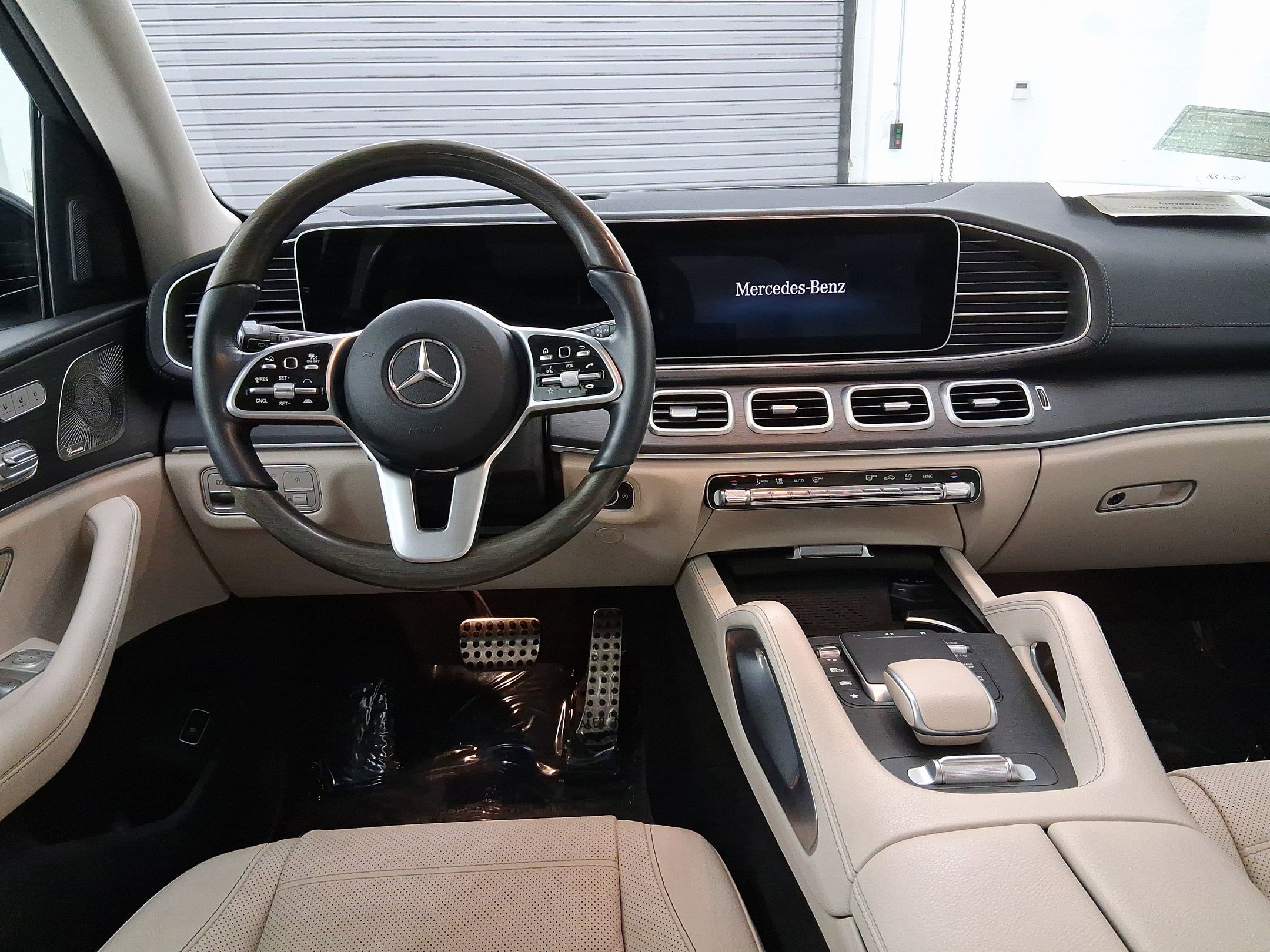 2022 Mercedes Benz GLS 450 4MATIC photo 3