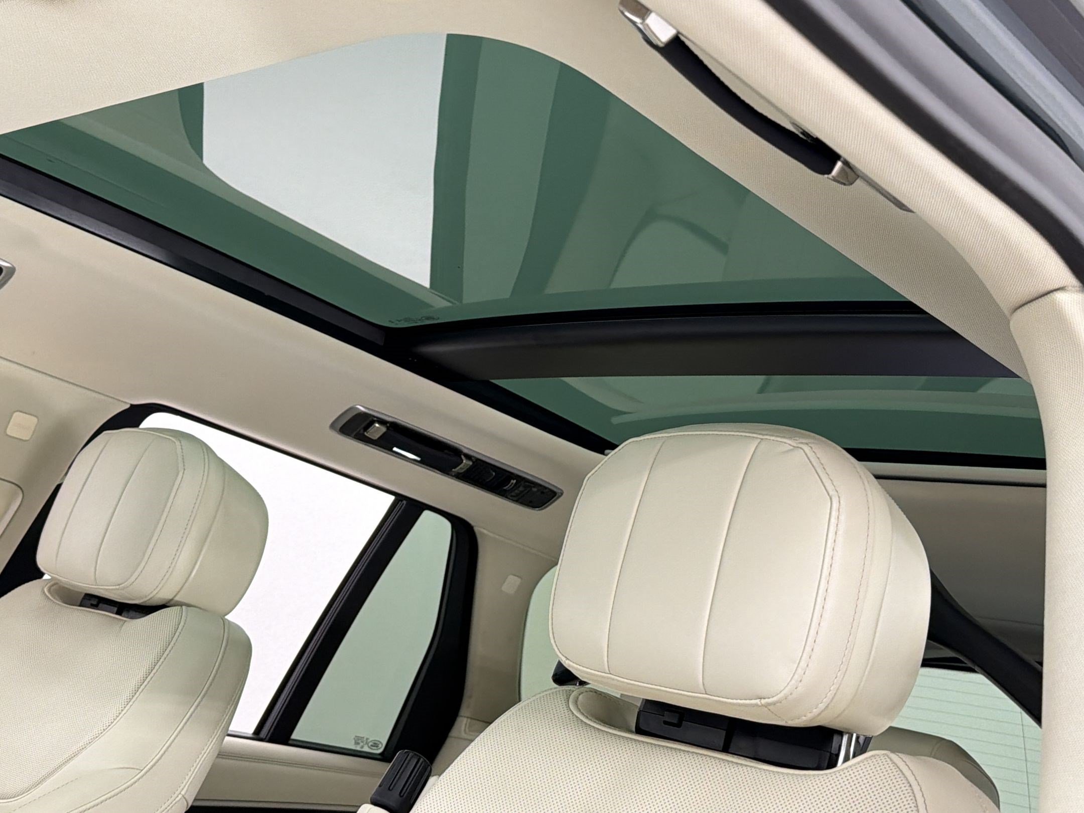 2023 Land Rover Range Rover SE - Photo 26