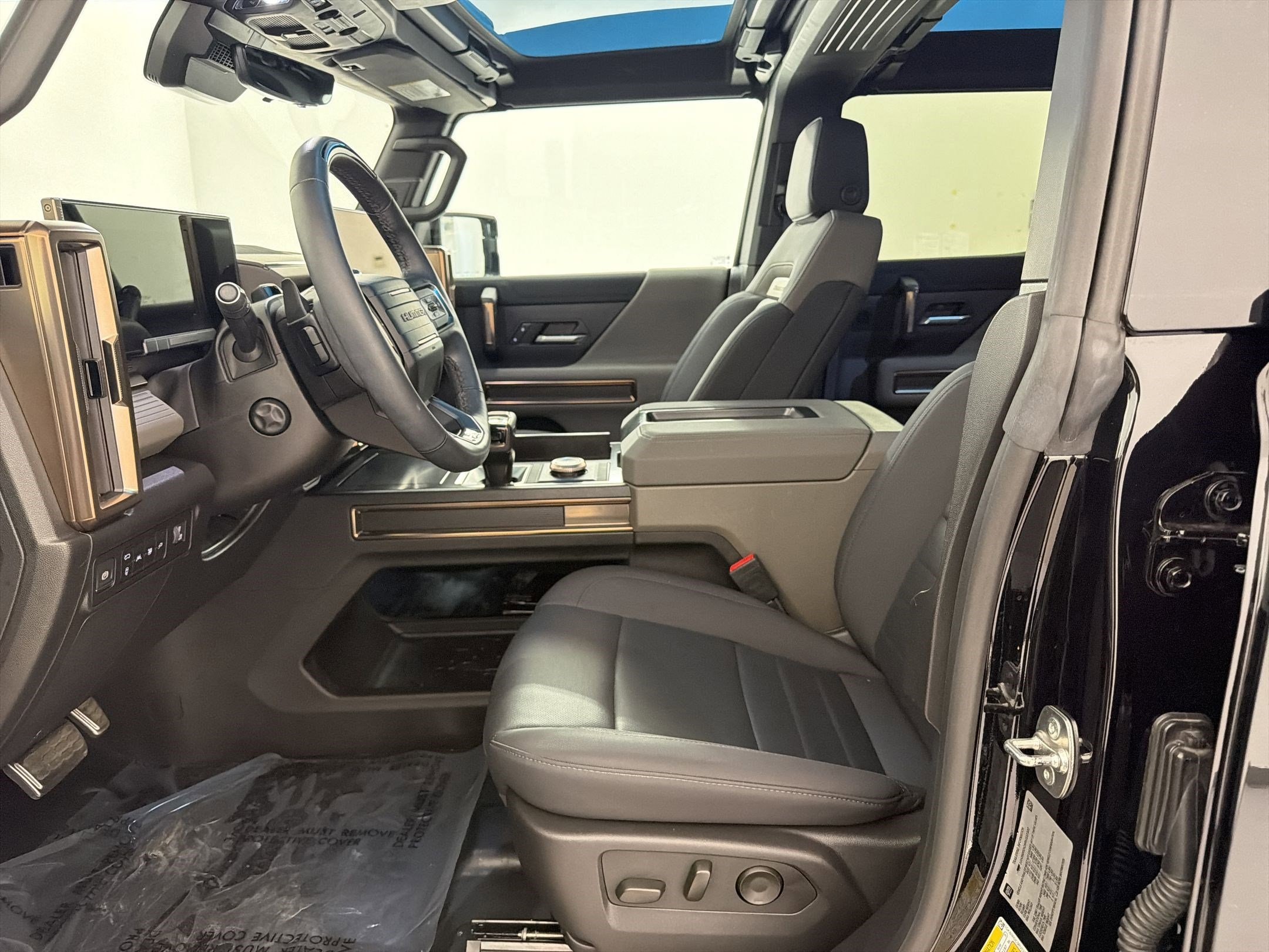 2024 GMC HUMMER EV SUV 3X photo 4