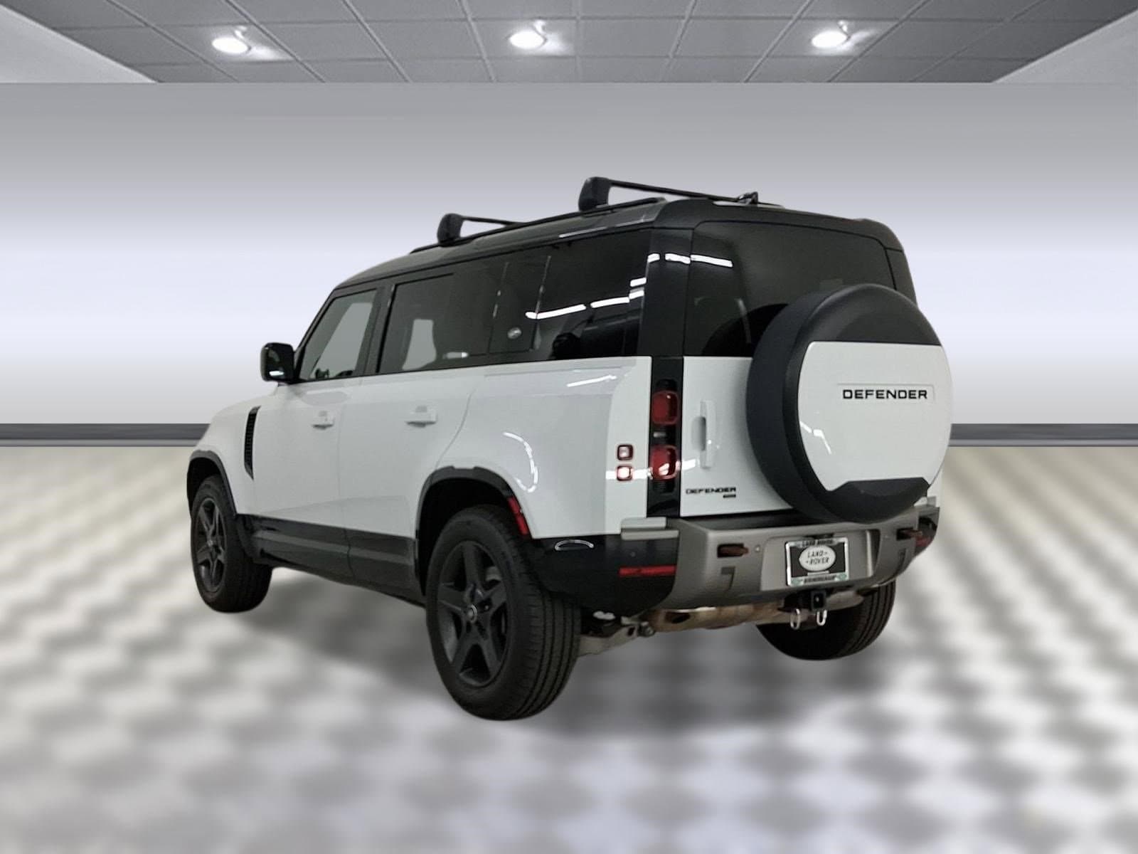 2022 Land Rover Defender X-Dynamic SE photo 2