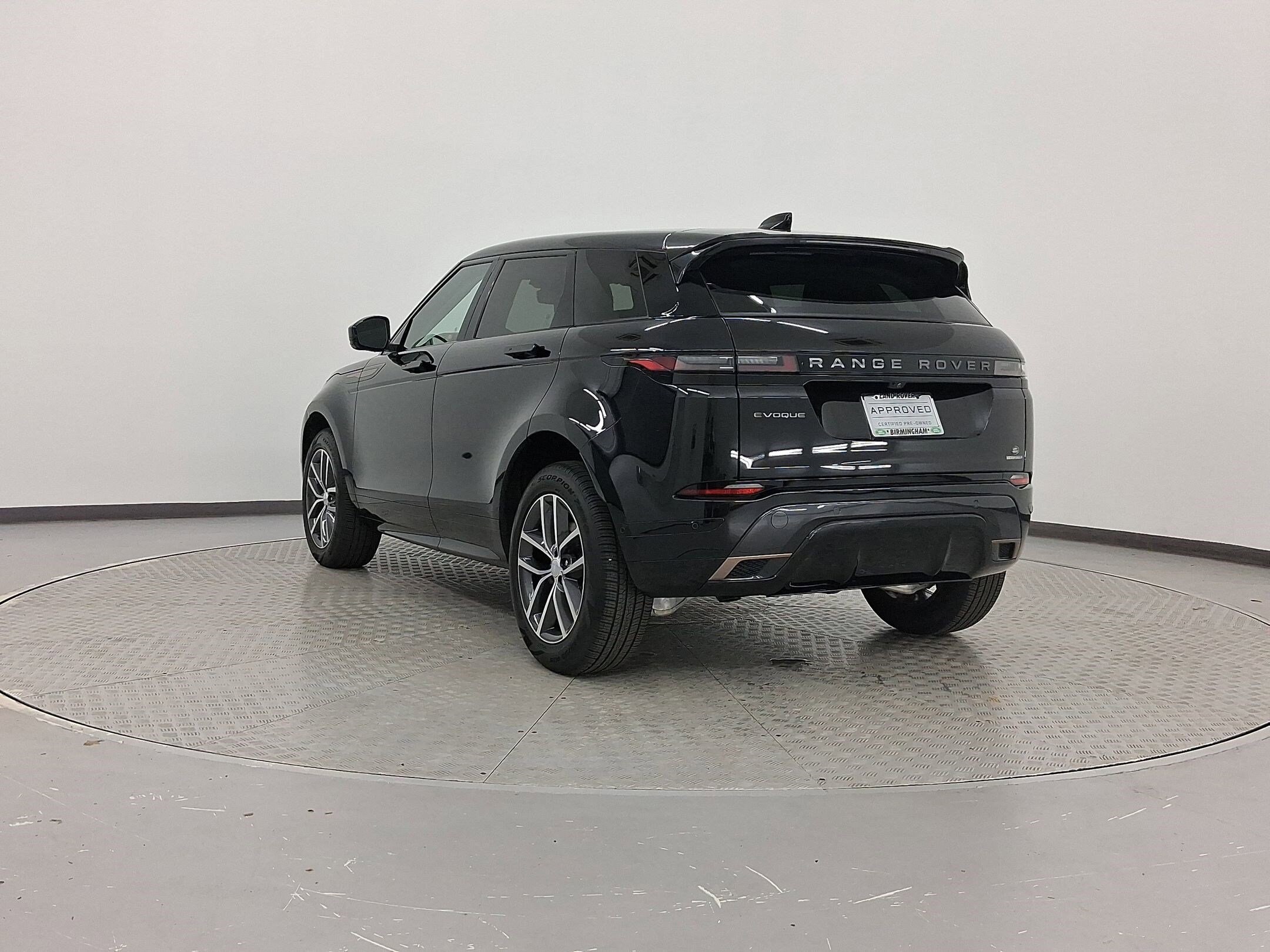 2025 Land Rover Range Rover Evoque Dynamic SE photo 2
