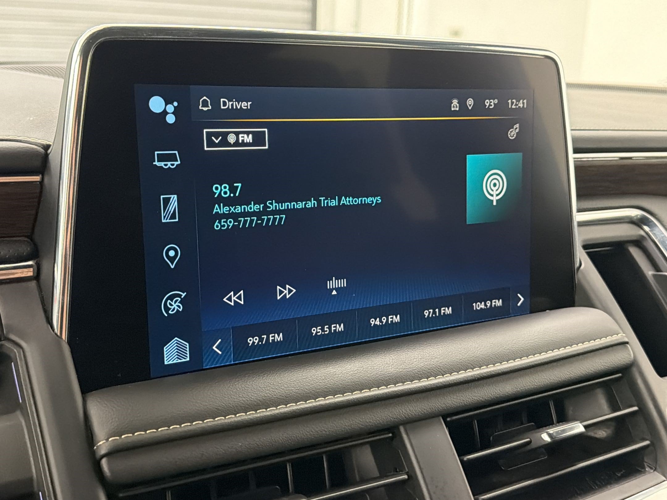 2024 Chevrolet Suburban Premier - Photo 18