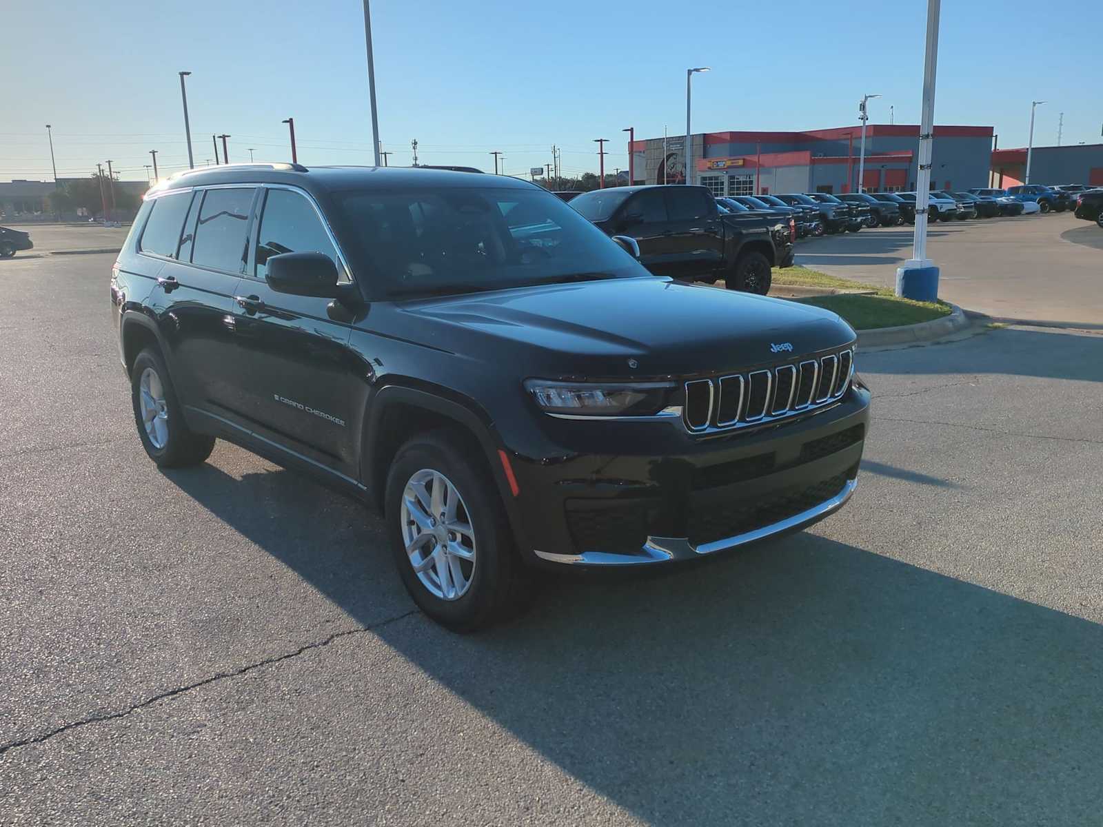 Thumbnail: 2023 Jeep Grand Cherokee L - 2