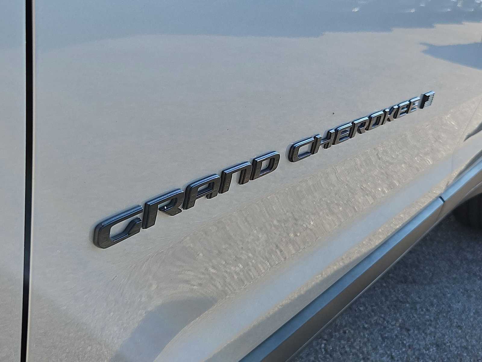 Thumbnail: 2024 Jeep Grand Cherokee L - 30