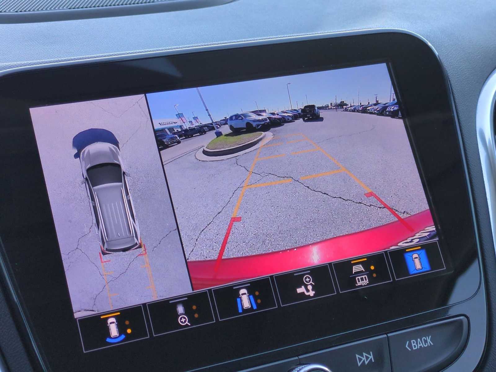 Thumbnail: 2022 Chevrolet Equinox - 15