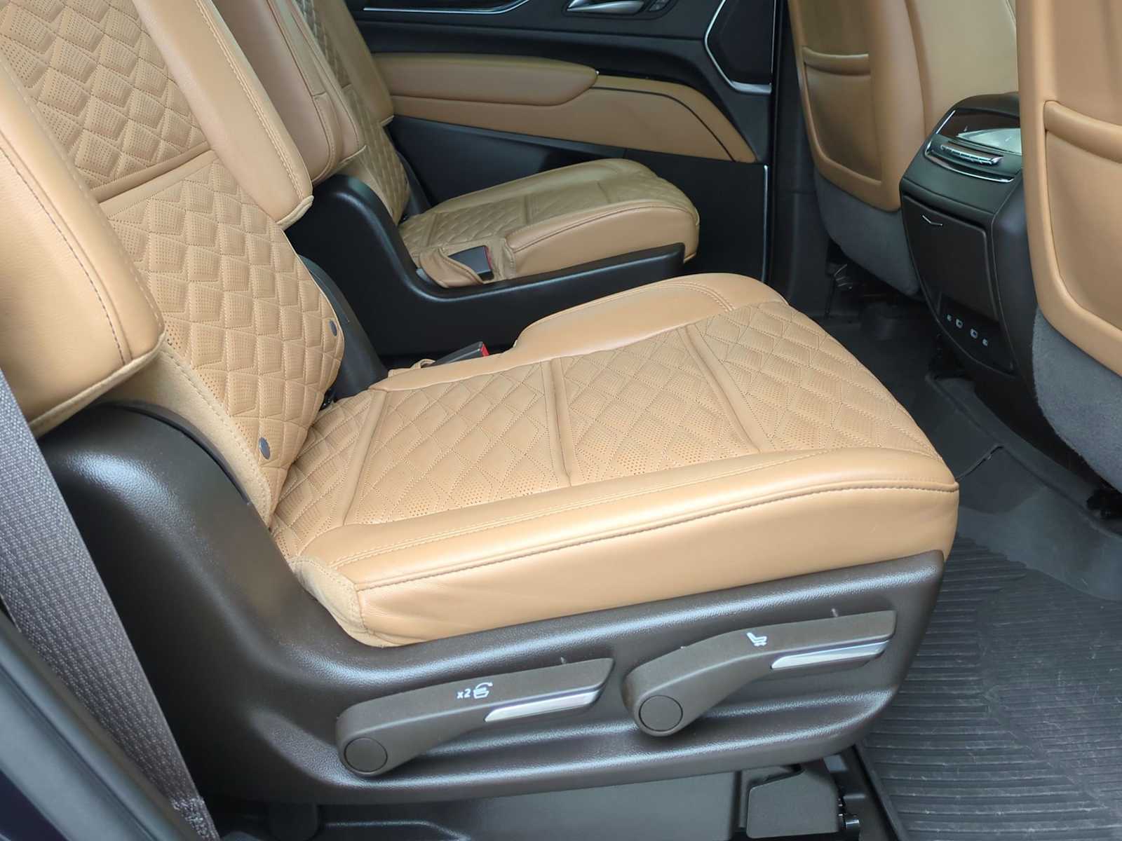 Thumbnail: 2023 Cadillac Escalade - 28