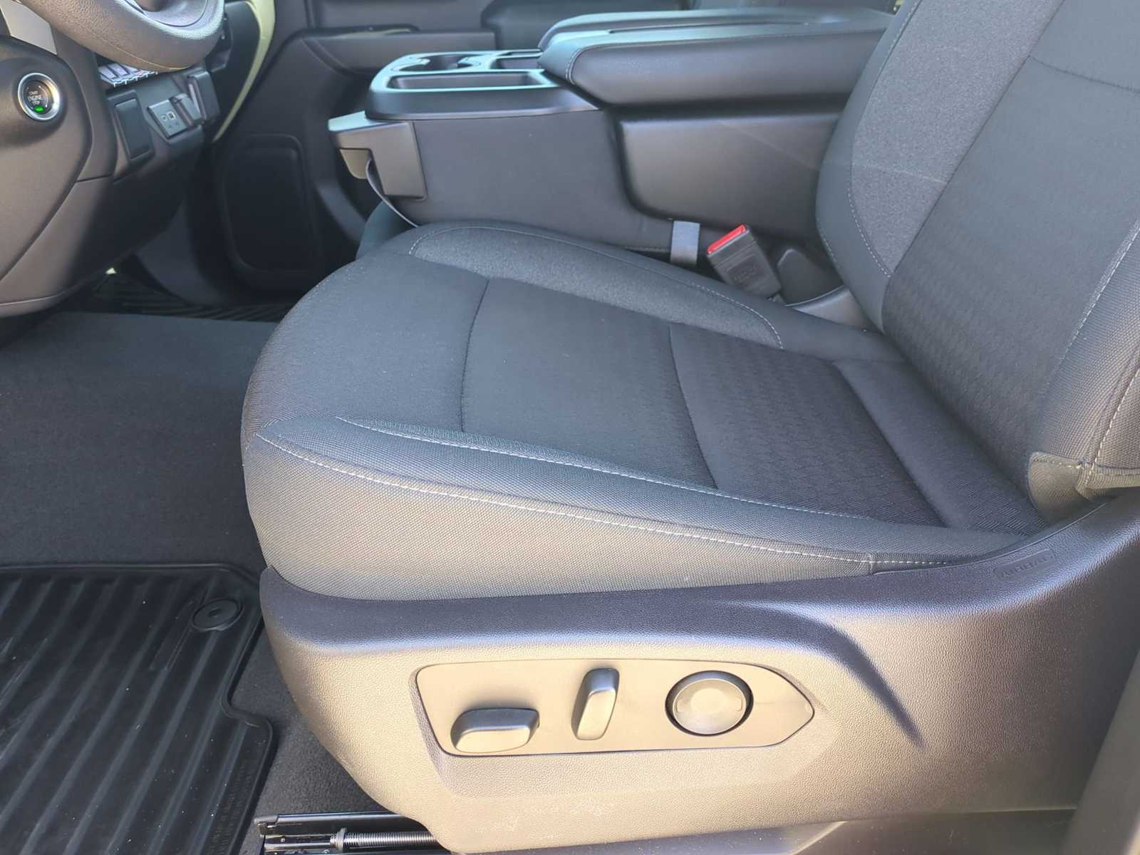 Thumbnail: 2025 Chevrolet Silverado 1500 - 18